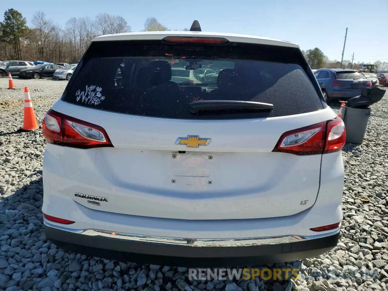 6 Photograph of a damaged car 2GNAXKEV7L6200747 CHEVROLET EQUINOX 2020
