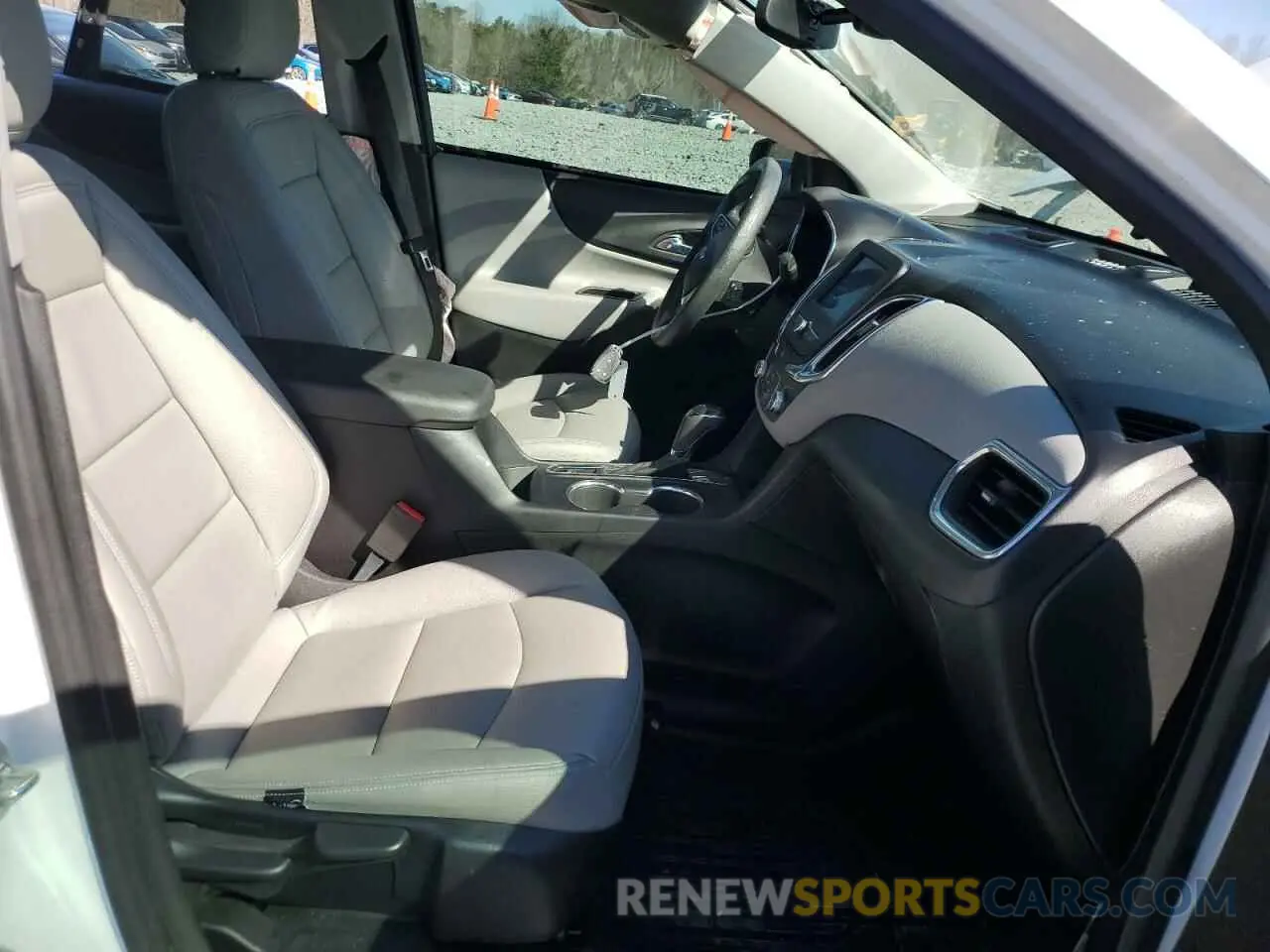 7 Photograph of a damaged car 2GNAXKEV7L6200747 CHEVROLET EQUINOX 2020