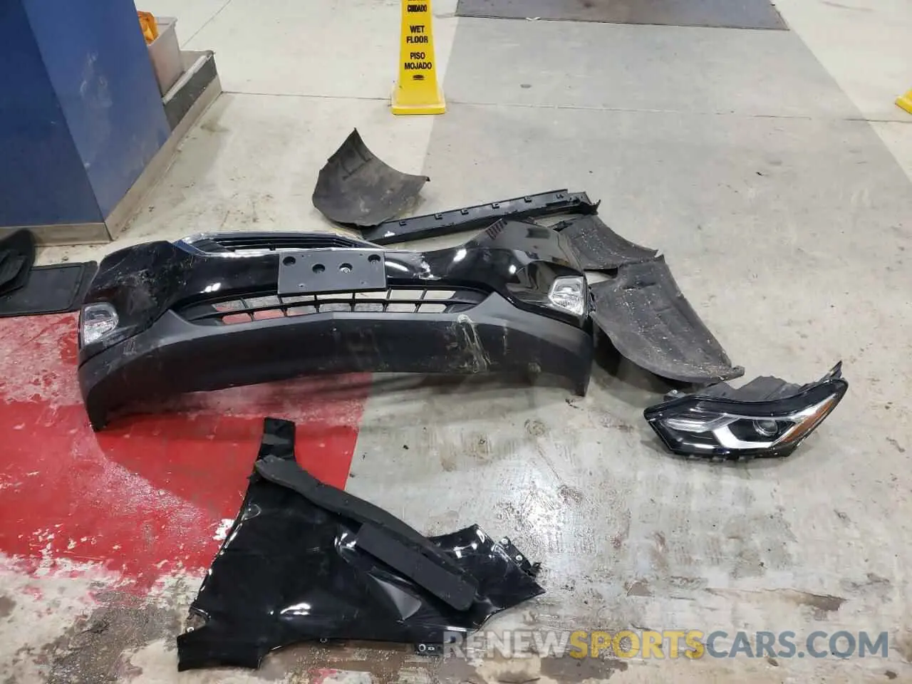 13 Photograph of a damaged car 2GNAXKEV7L6224238 CHEVROLET EQUINOX 2020