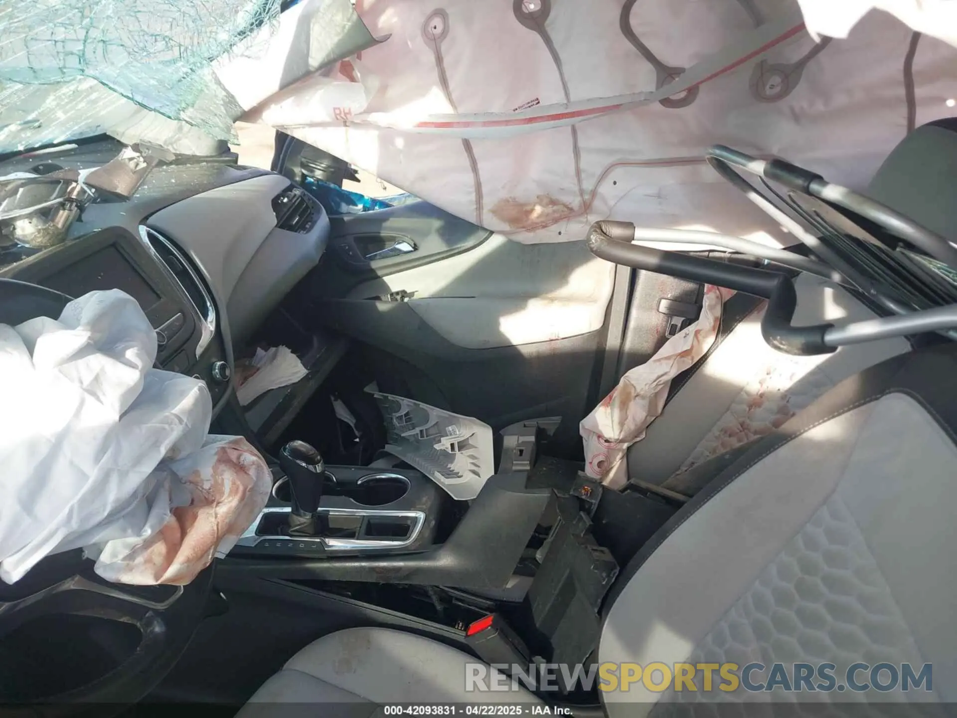 5 Photograph of a damaged car 2GNAXKEV7L6241329 CHEVROLET EQUINOX 2020