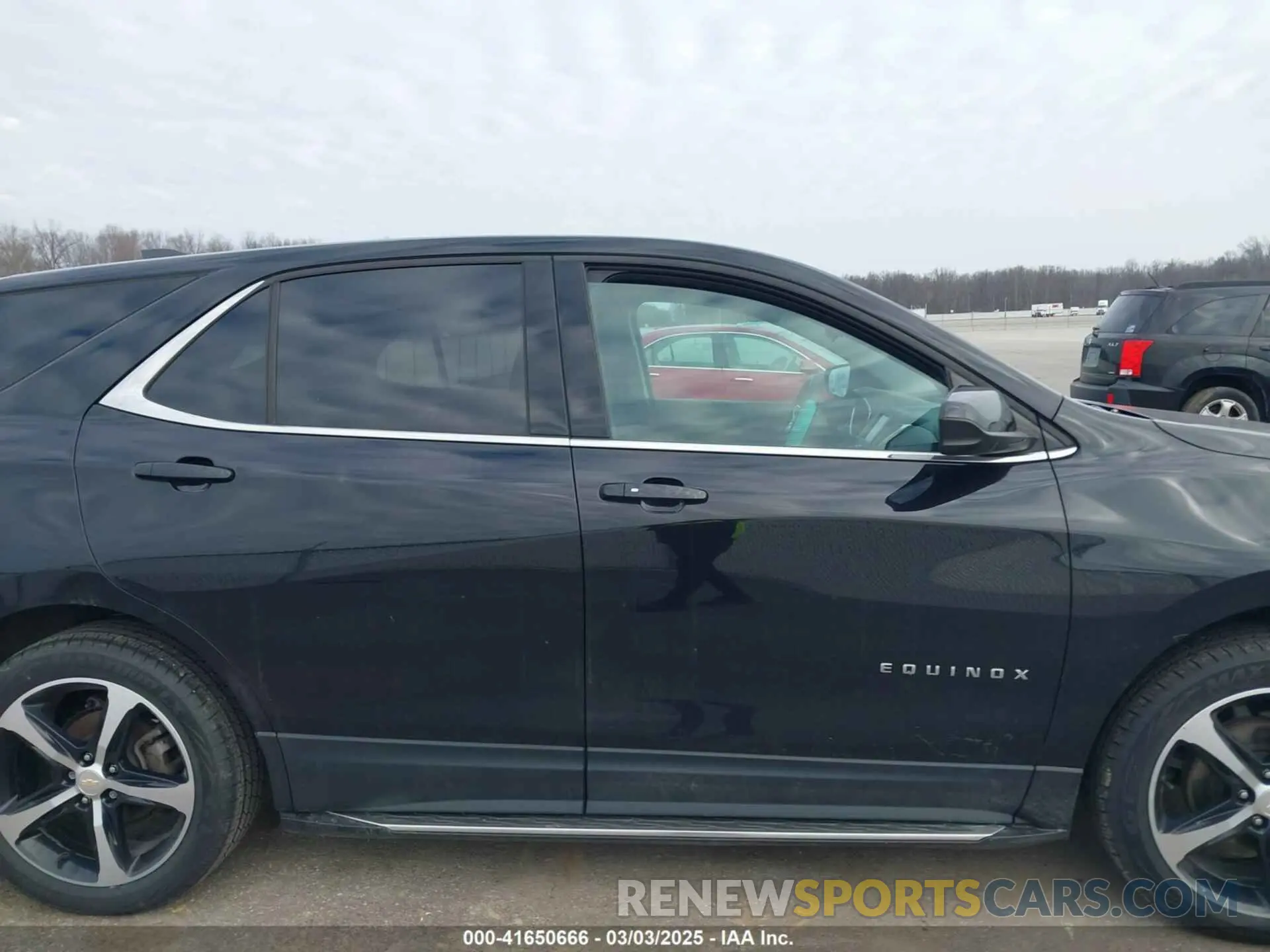 13 Photograph of a damaged car 2GNAXKEV8L6105369 CHEVROLET EQUINOX 2020