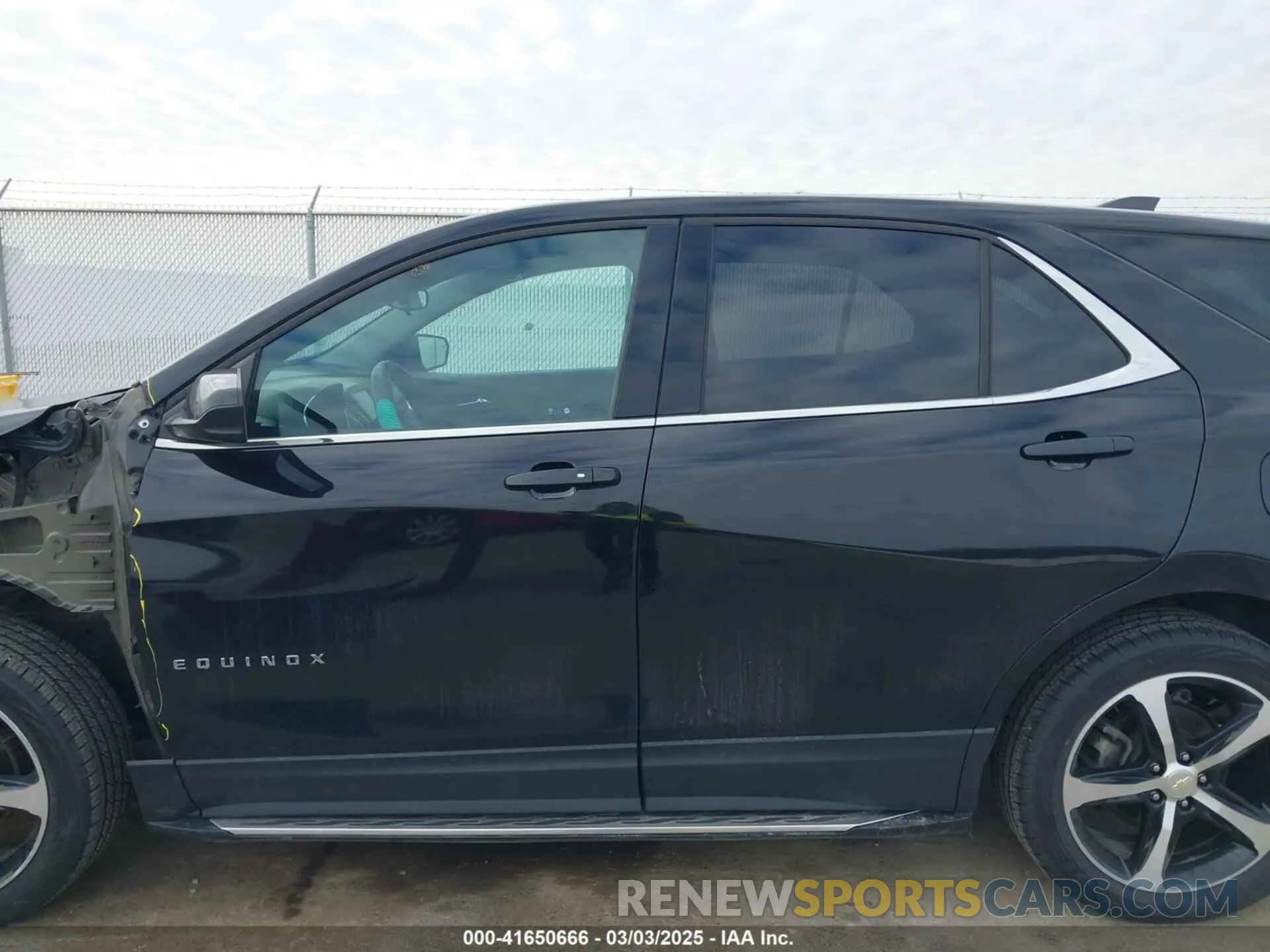 14 Photograph of a damaged car 2GNAXKEV8L6105369 CHEVROLET EQUINOX 2020