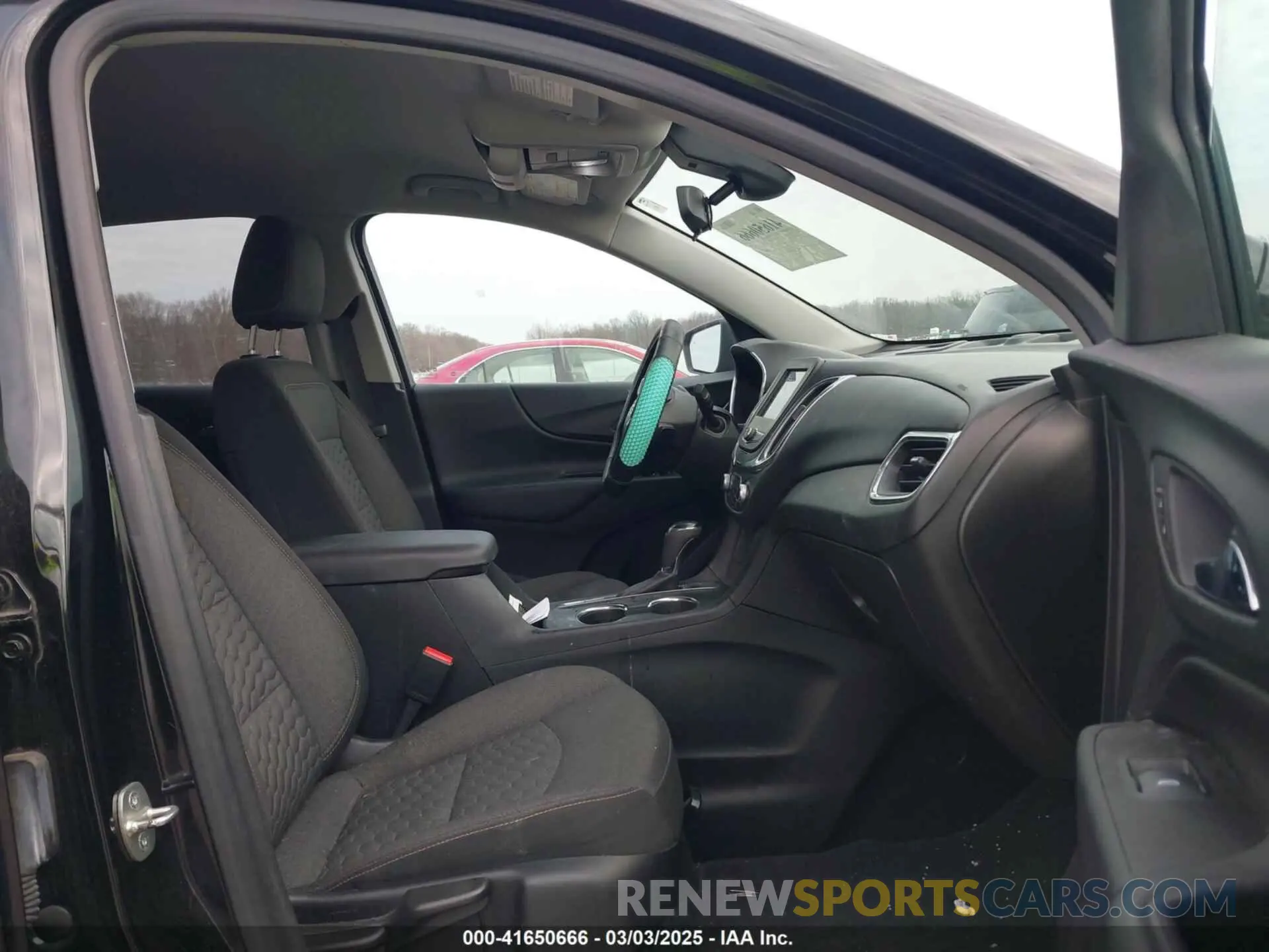 5 Photograph of a damaged car 2GNAXKEV8L6105369 CHEVROLET EQUINOX 2020