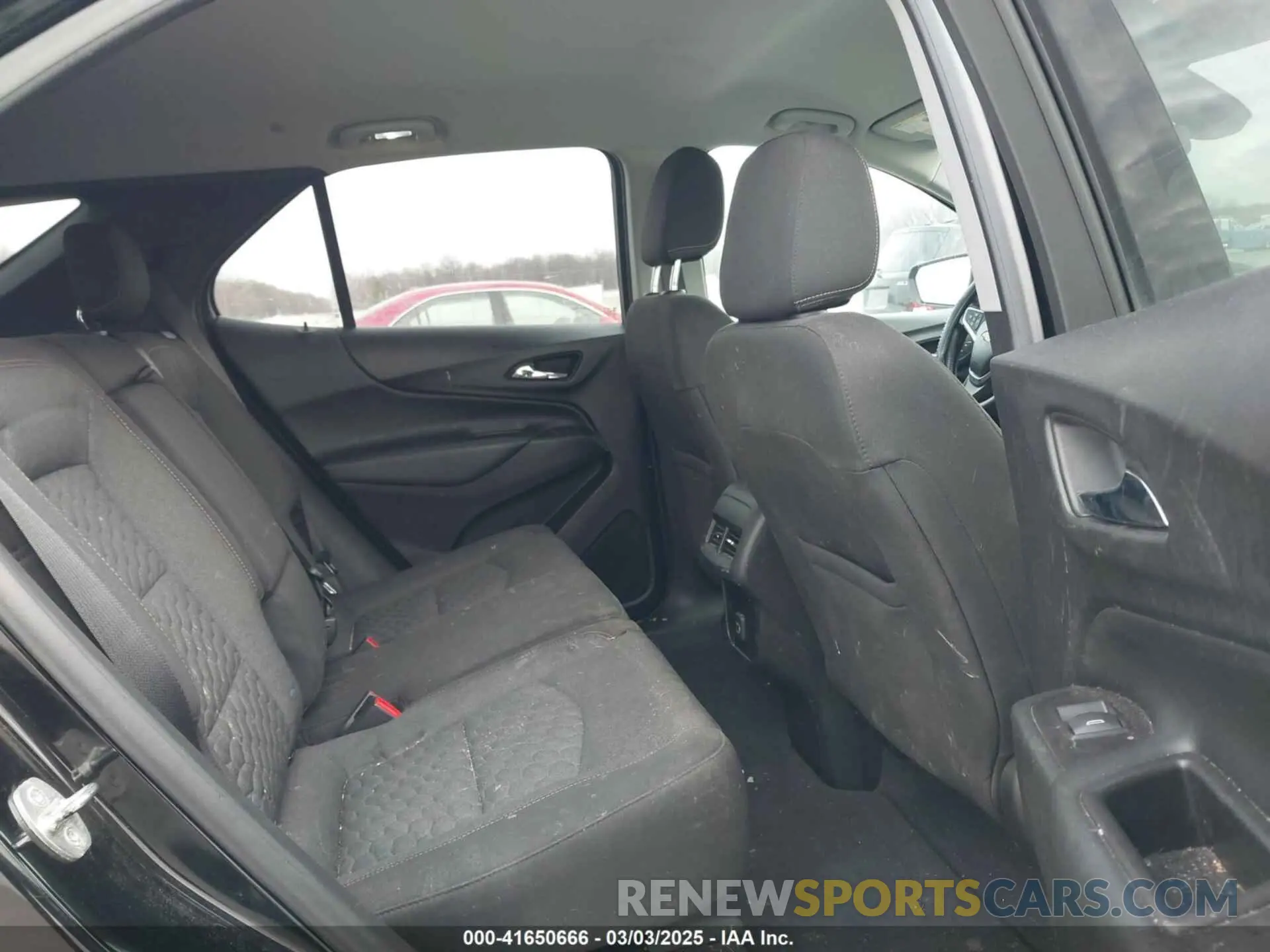 8 Photograph of a damaged car 2GNAXKEV8L6105369 CHEVROLET EQUINOX 2020