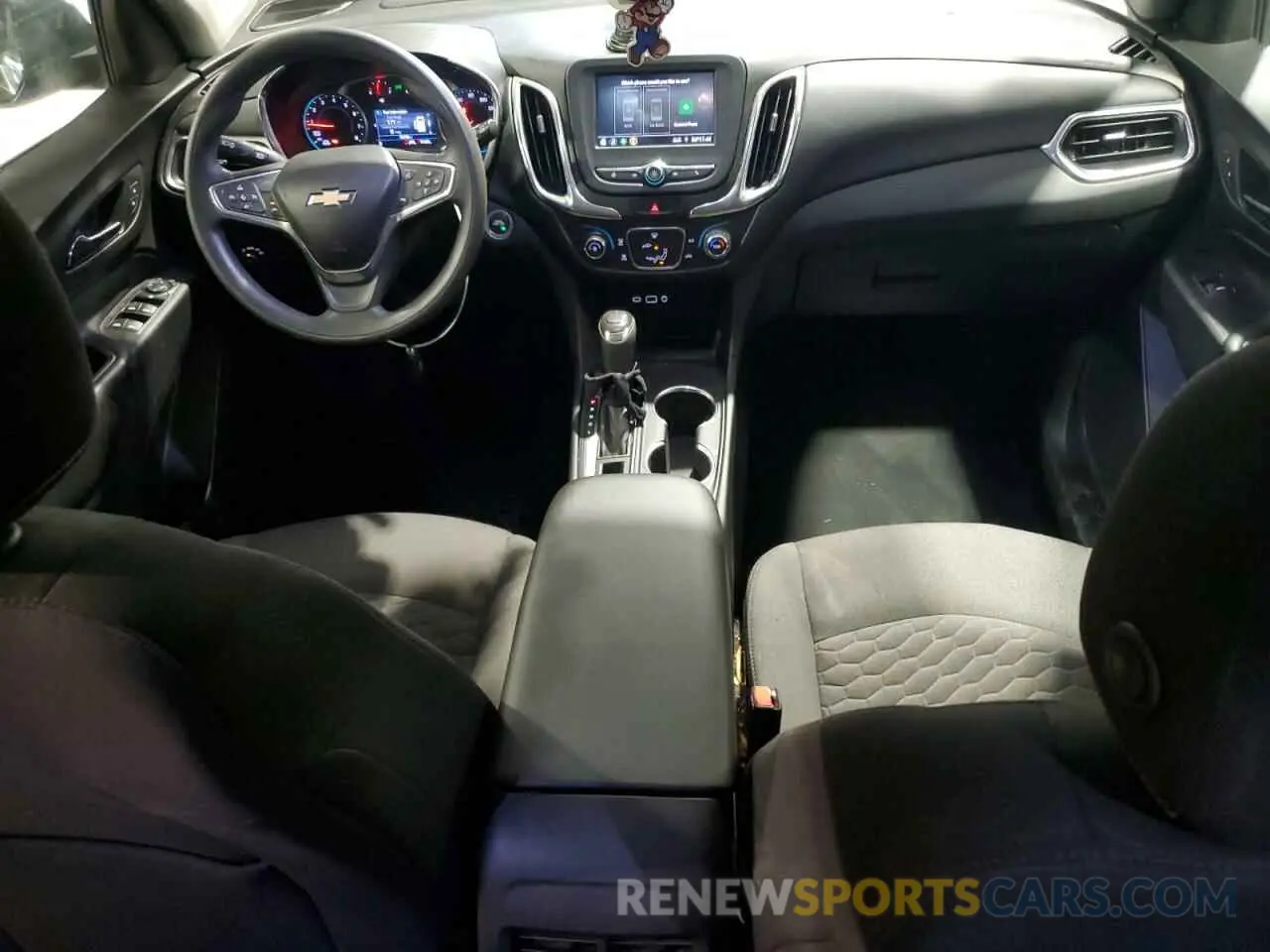 8 Photograph of a damaged car 2GNAXKEV8L6114041 CHEVROLET EQUINOX 2020