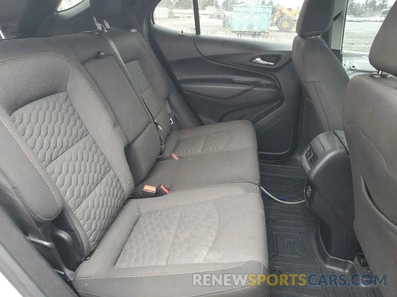 11 Photograph of a damaged car 2GNAXKEV8L6149016 CHEVROLET EQUINOX 2020