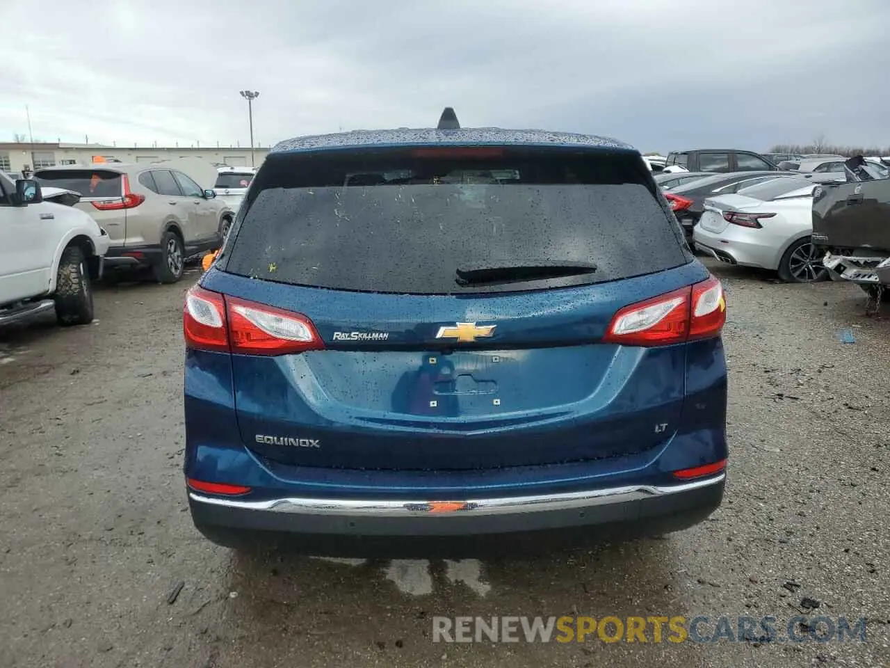 6 Photograph of a damaged car 2GNAXKEV8L6160663 CHEVROLET EQUINOX 2020