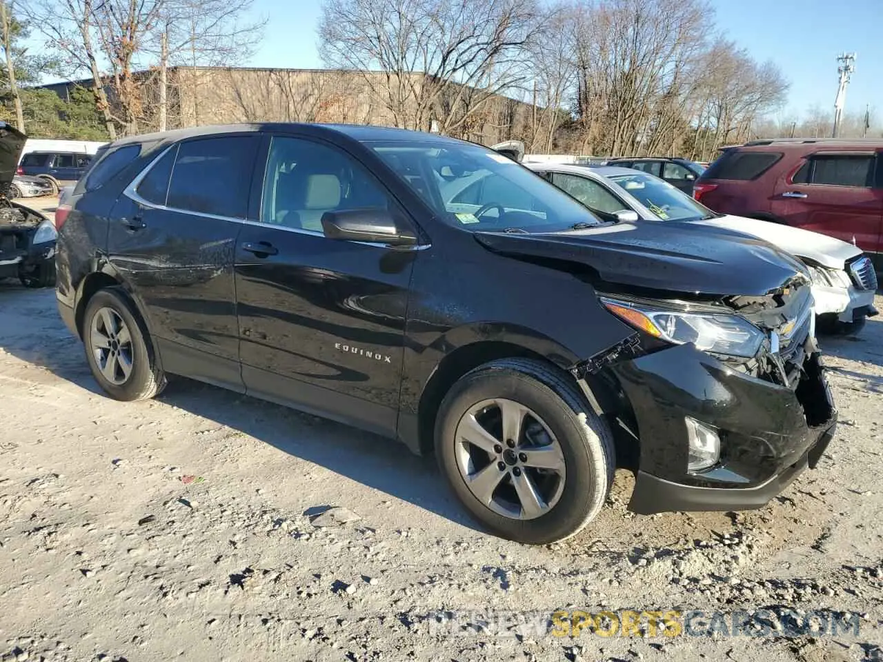 4 Photograph of a damaged car 2GNAXKEV8L6163708 CHEVROLET EQUINOX 2020