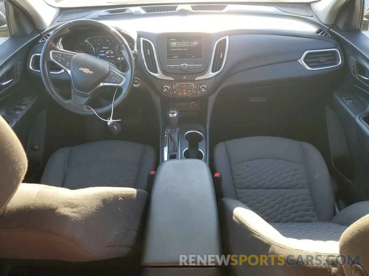 8 Photograph of a damaged car 2GNAXKEV8L6163708 CHEVROLET EQUINOX 2020