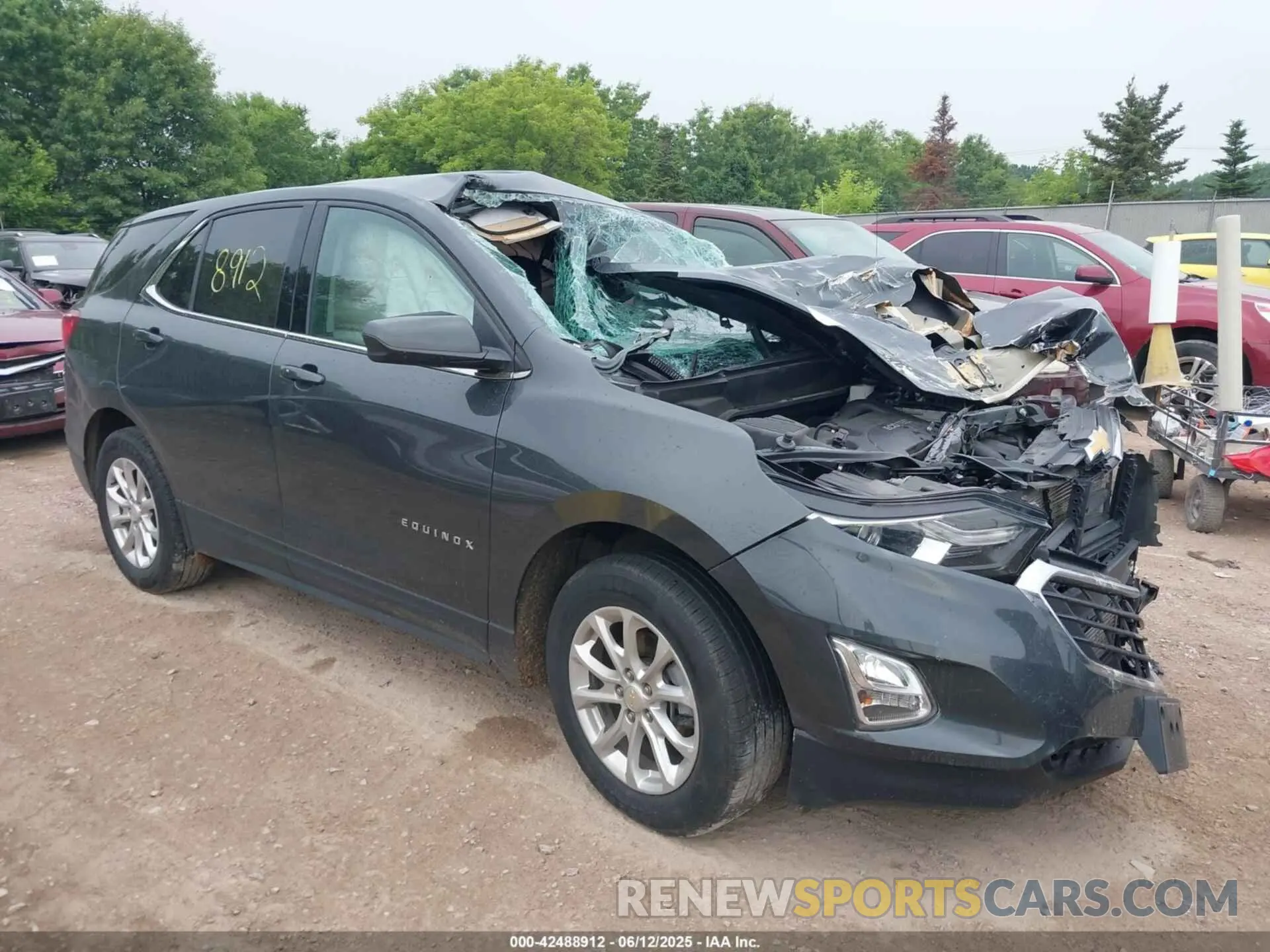 1 Photograph of a damaged car 2GNAXKEV8L6169072 CHEVROLET EQUINOX 2020