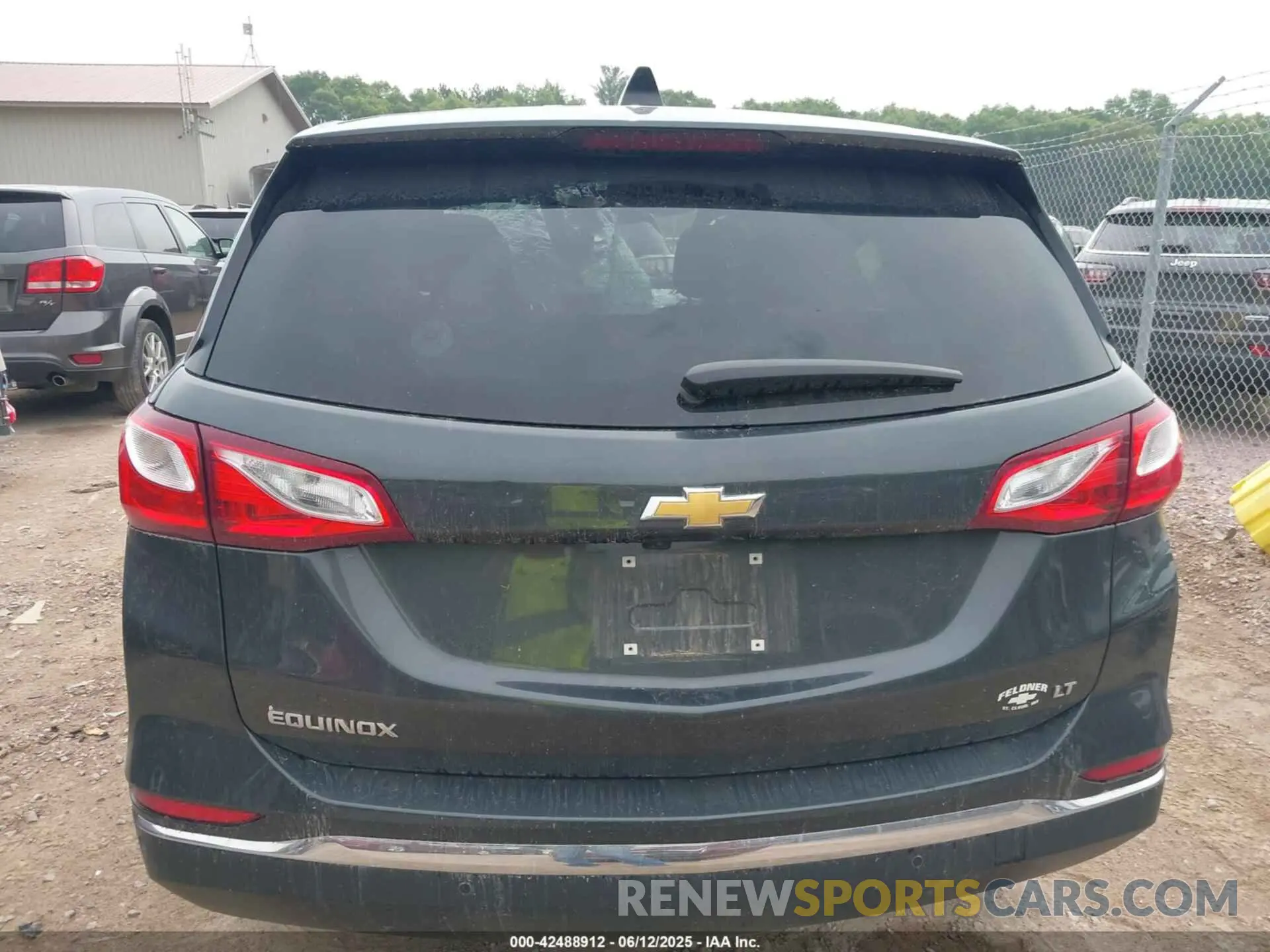 16 Photograph of a damaged car 2GNAXKEV8L6169072 CHEVROLET EQUINOX 2020