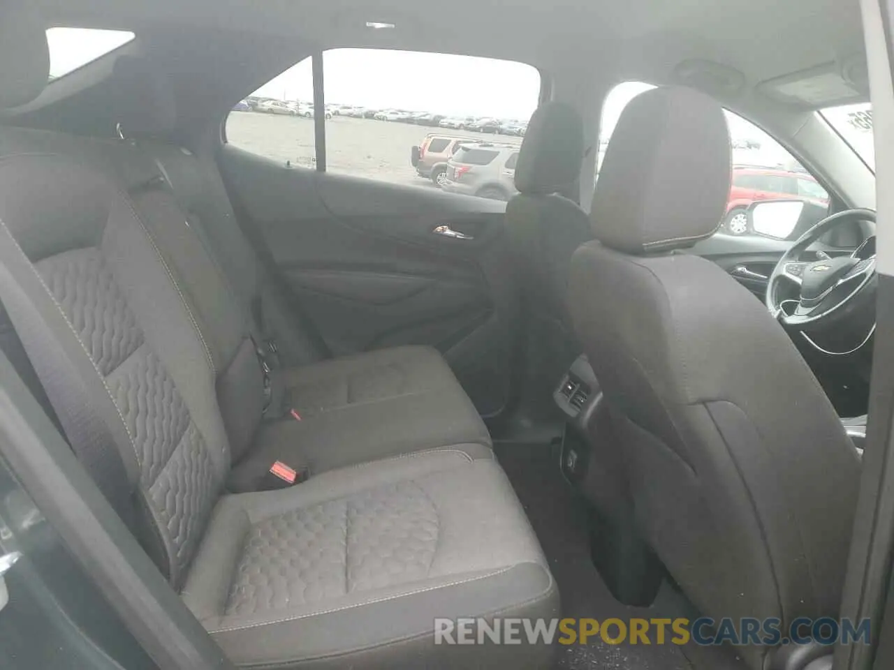 11 Photograph of a damaged car 2GNAXKEV8L6185613 CHEVROLET EQUINOX 2020