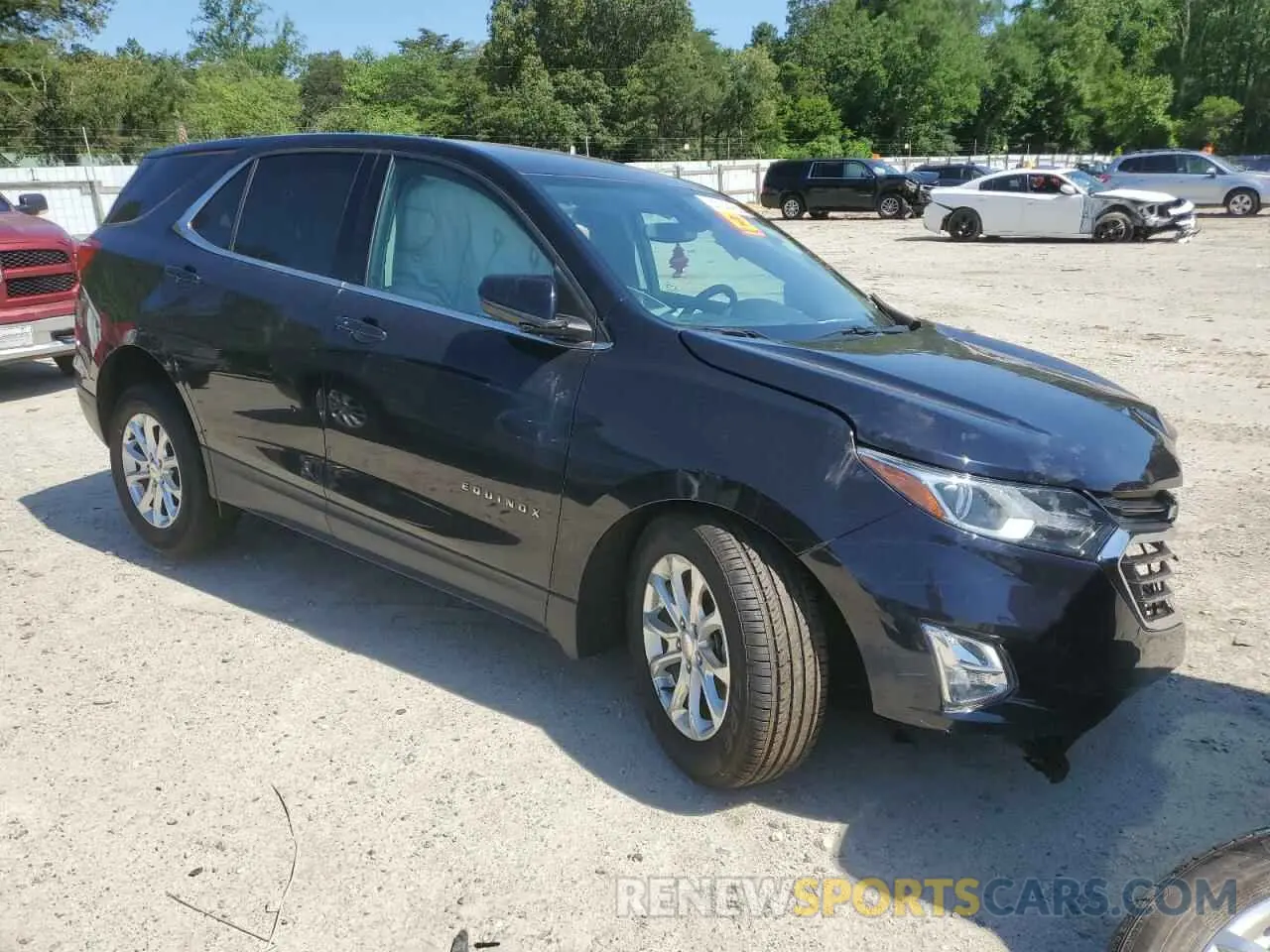 4 Photograph of a damaged car 2GNAXKEV8L6187782 CHEVROLET EQUINOX 2020