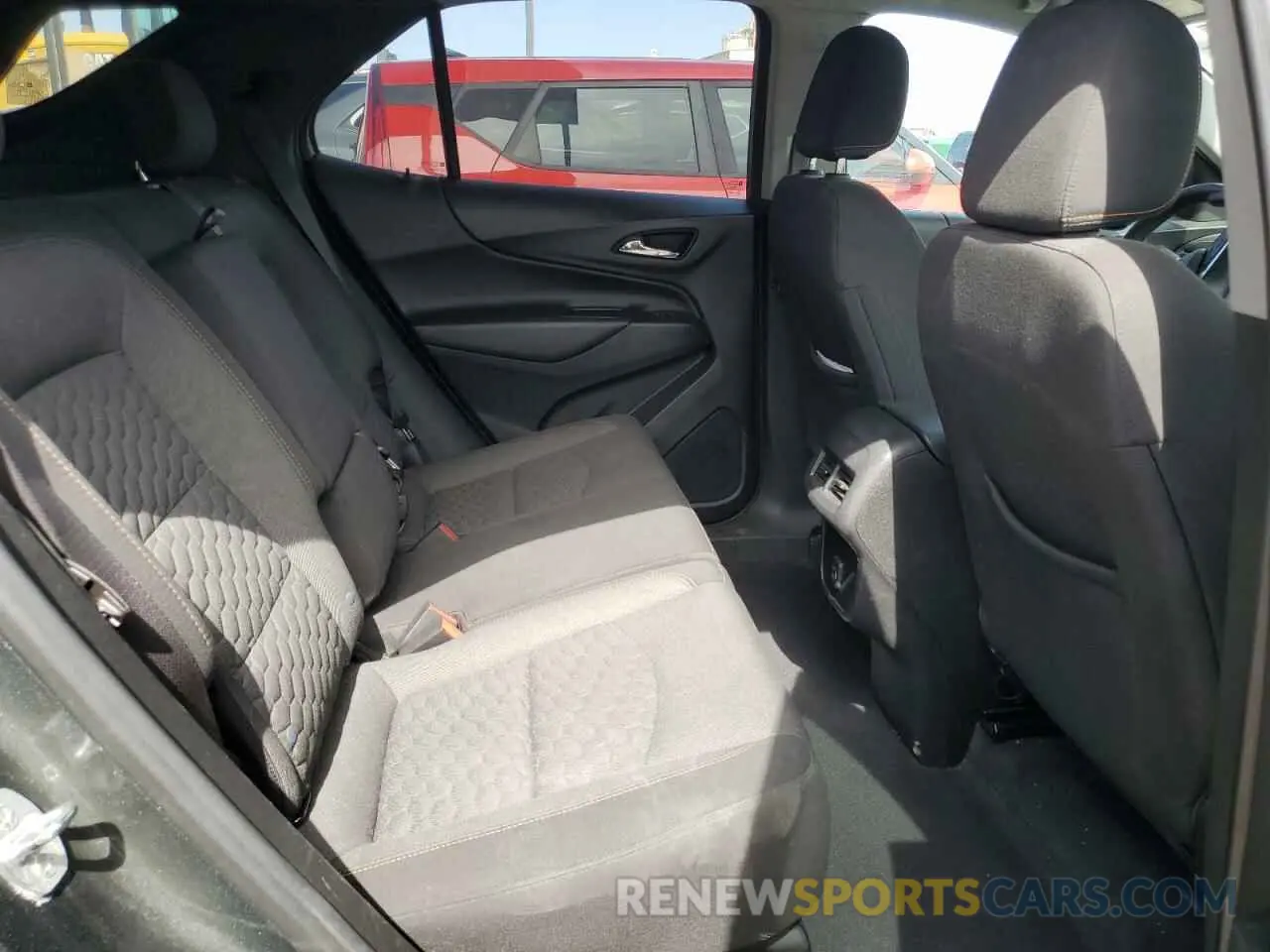 11 Photograph of a damaged car 2GNAXKEV8L6216391 CHEVROLET EQUINOX 2020