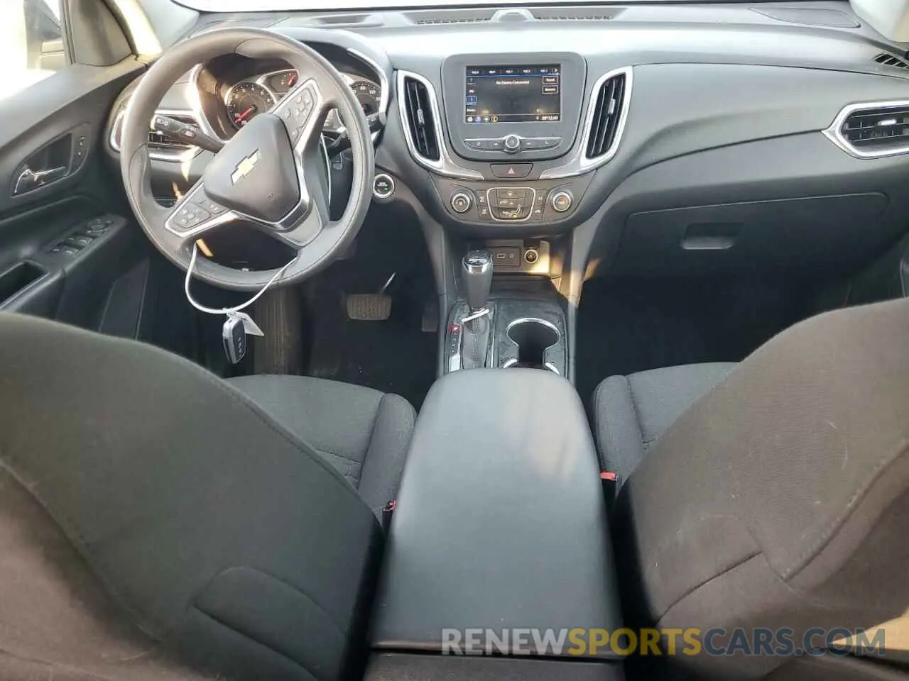 8 Photograph of a damaged car 2GNAXKEV8L6216391 CHEVROLET EQUINOX 2020