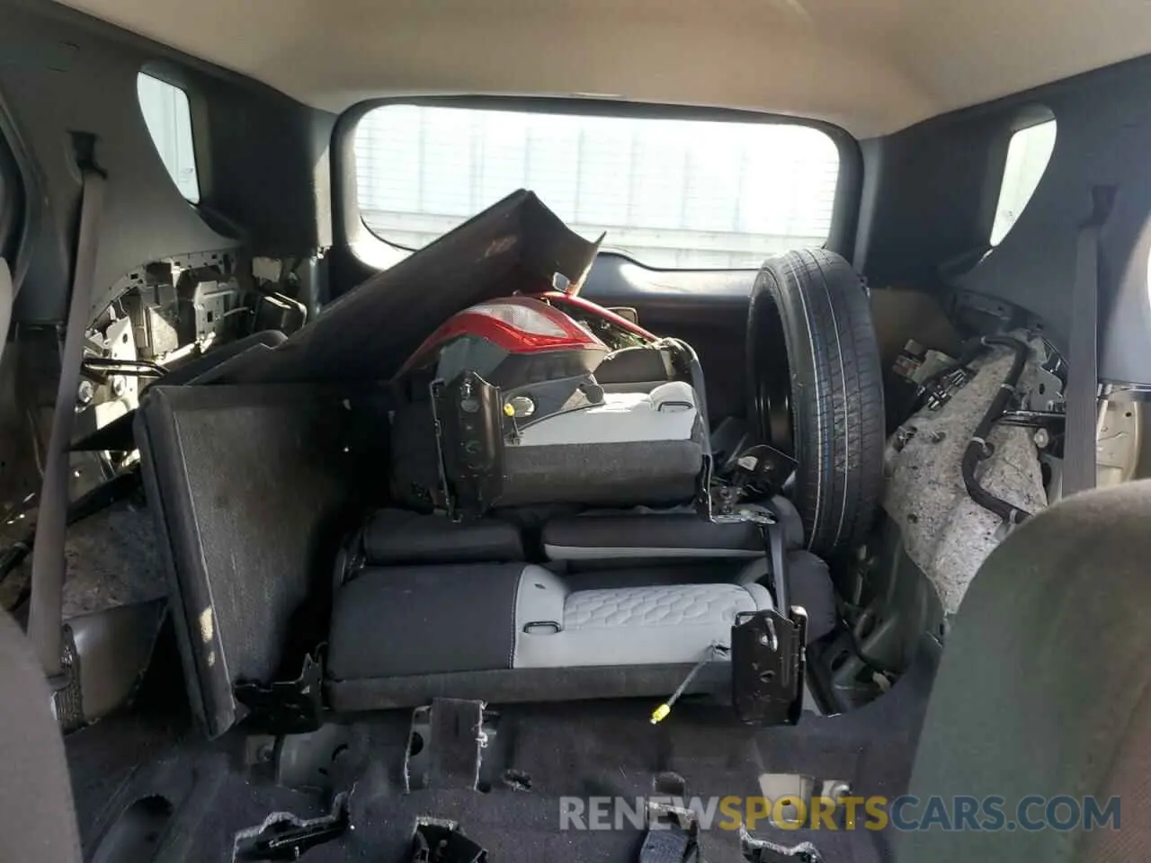 10 Photograph of a damaged car 2GNAXKEV8L6219341 CHEVROLET EQUINOX 2020