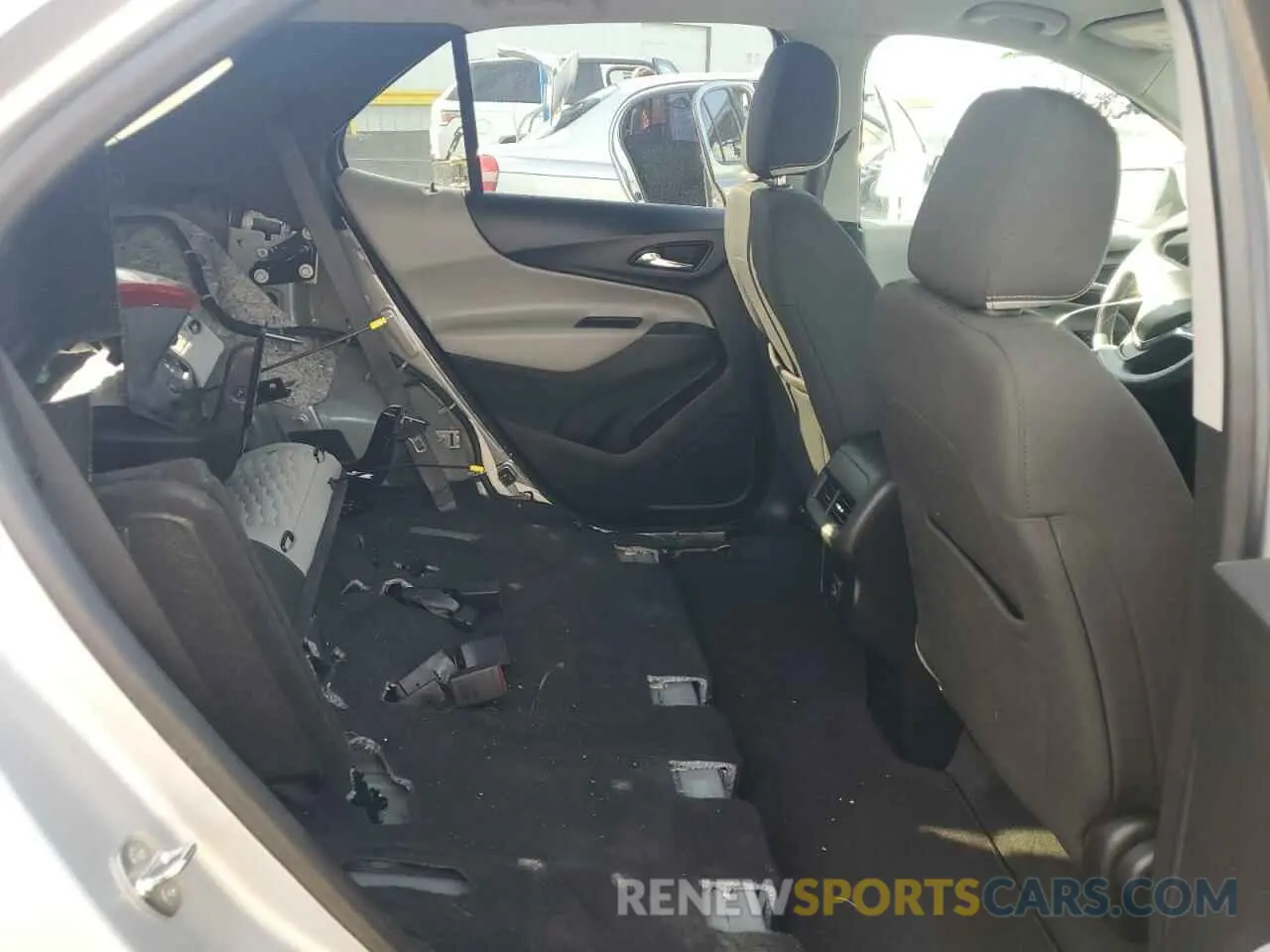 11 Photograph of a damaged car 2GNAXKEV8L6219341 CHEVROLET EQUINOX 2020