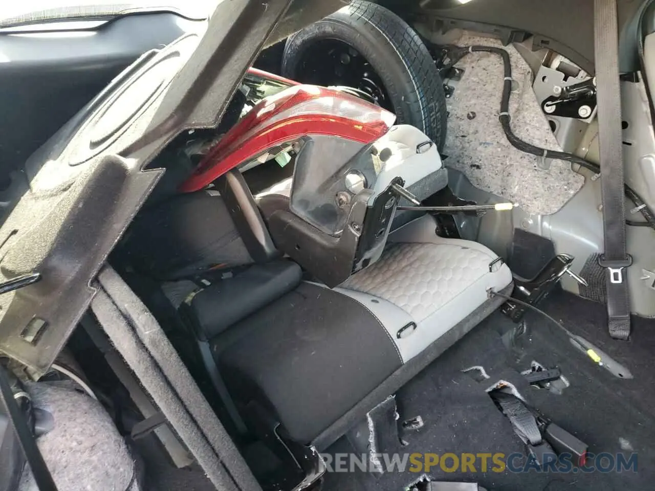 13 Photograph of a damaged car 2GNAXKEV8L6219341 CHEVROLET EQUINOX 2020