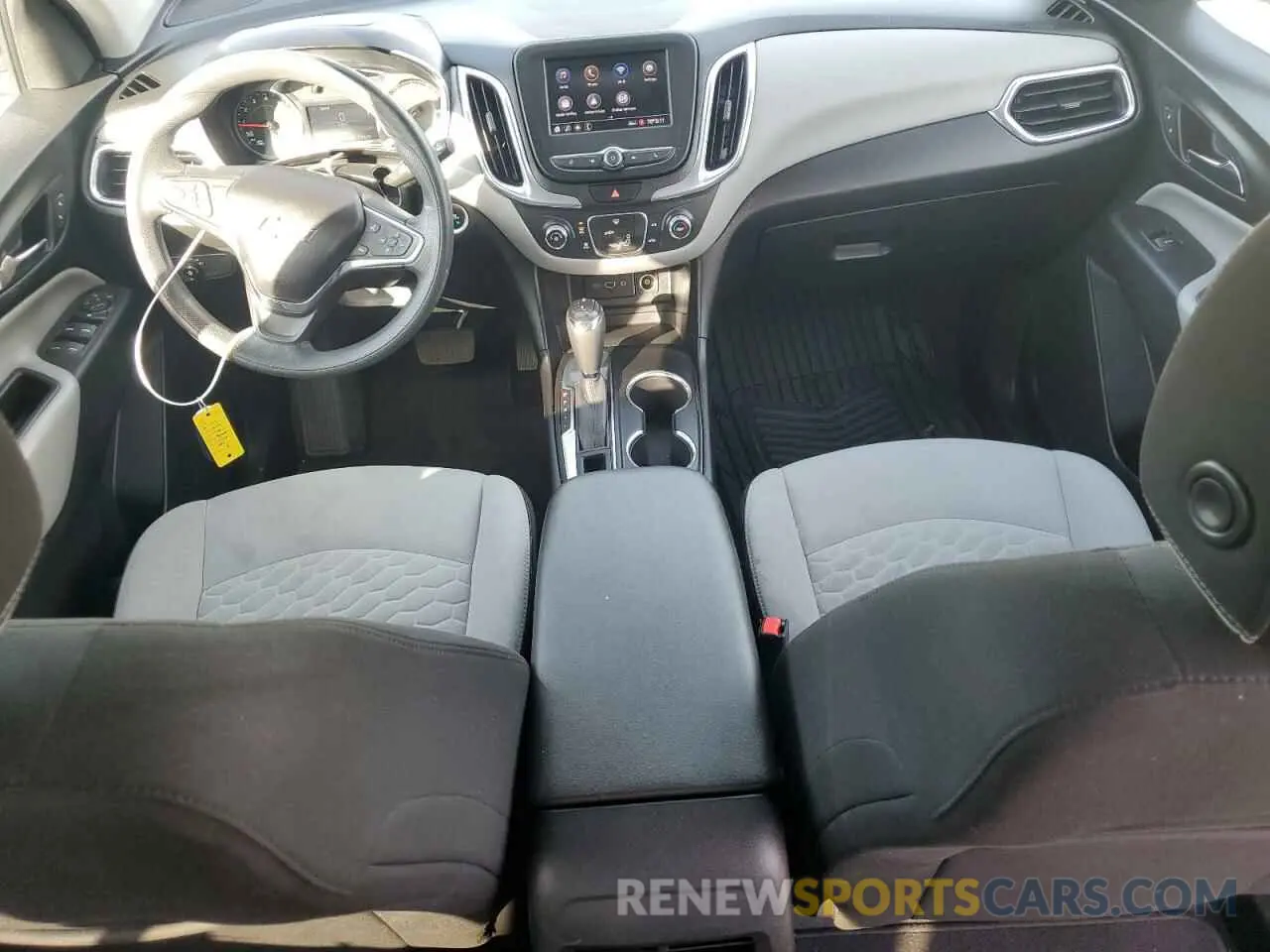 8 Photograph of a damaged car 2GNAXKEV8L6219341 CHEVROLET EQUINOX 2020