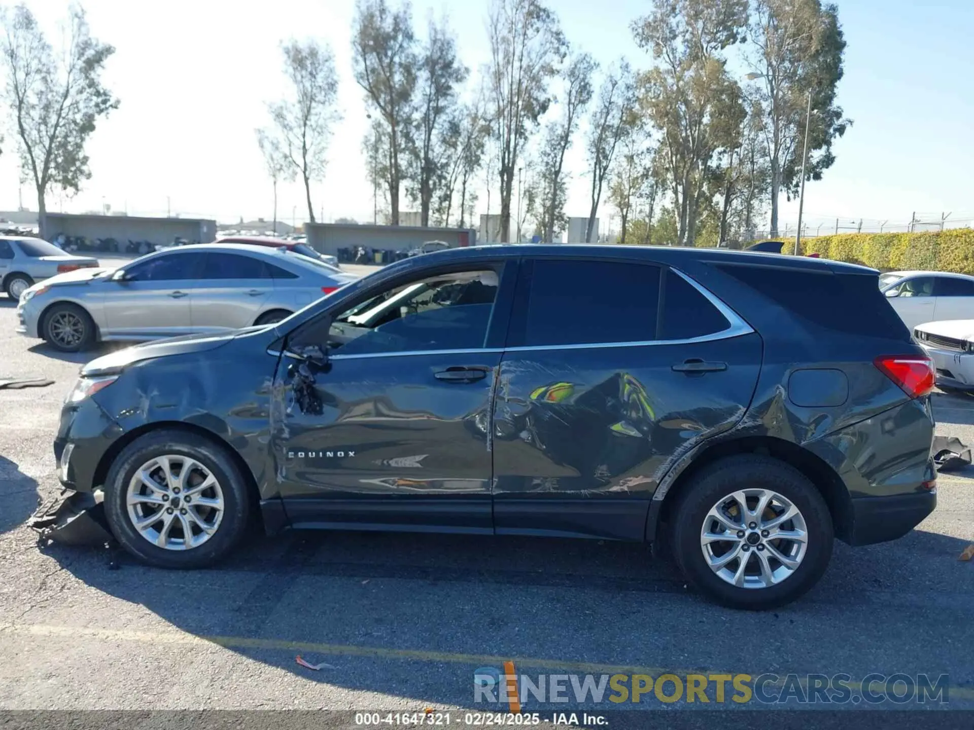14 Photograph of a damaged car 2GNAXKEV8L6266076 CHEVROLET EQUINOX 2020