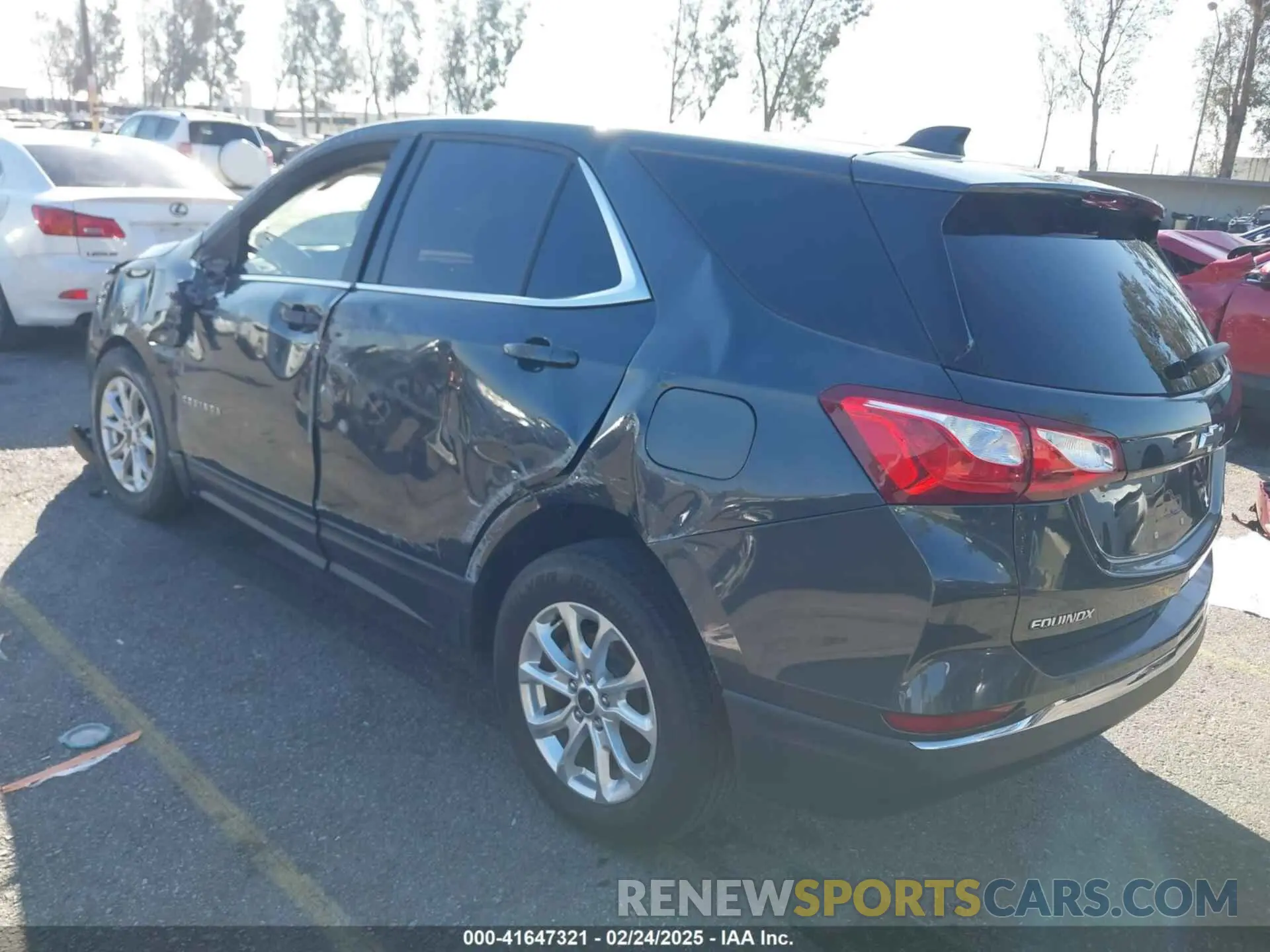 3 Photograph of a damaged car 2GNAXKEV8L6266076 CHEVROLET EQUINOX 2020