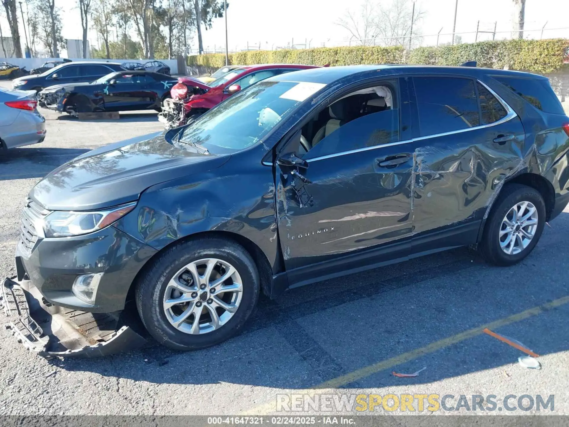 6 Photograph of a damaged car 2GNAXKEV8L6266076 CHEVROLET EQUINOX 2020