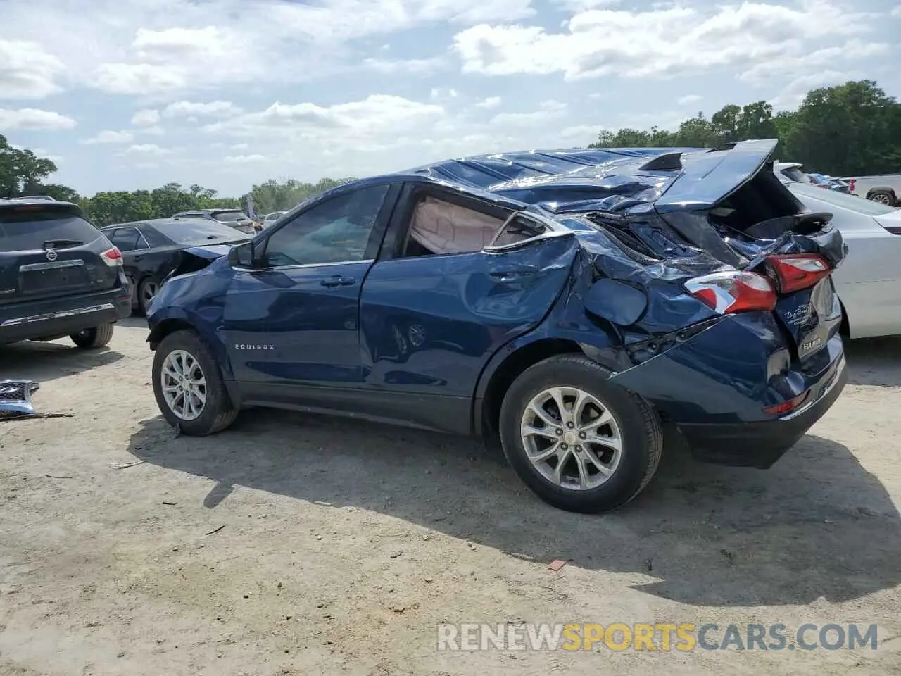 2 Photograph of a damaged car 2GNAXKEV9L6101363 CHEVROLET EQUINOX 2020