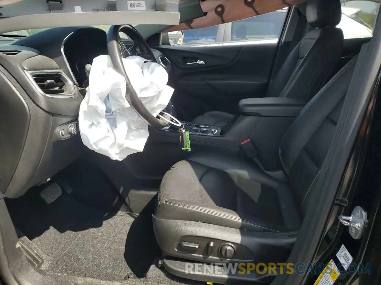 7 Photograph of a damaged car 2GNAXKEV9L6110872 CHEVROLET EQUINOX 2020