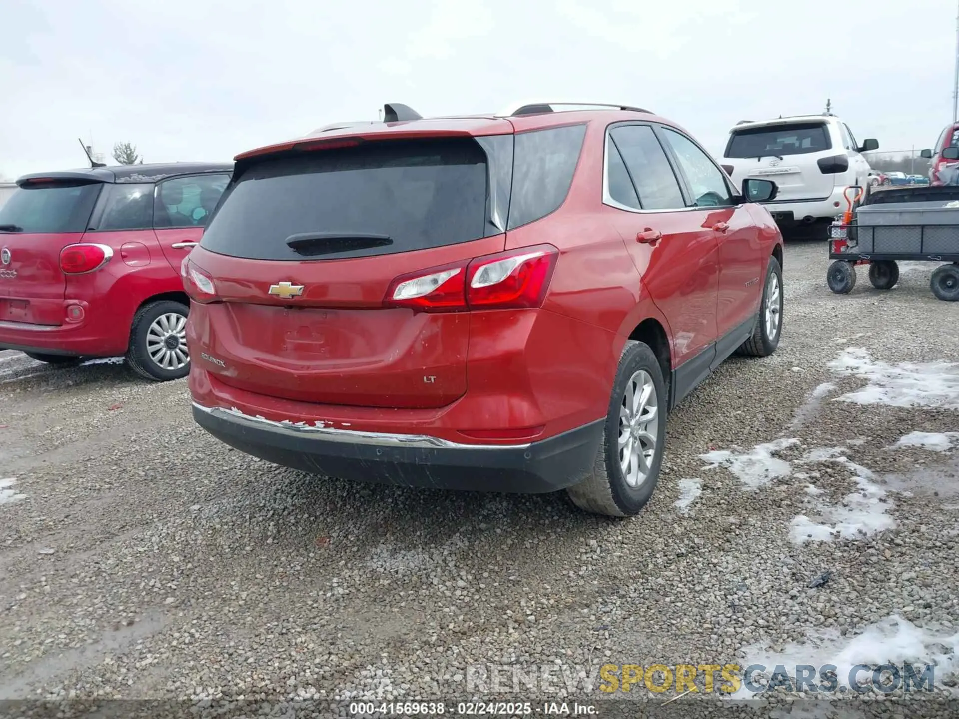 4 Photograph of a damaged car 2GNAXKEV9L6116851 CHEVROLET EQUINOX 2020