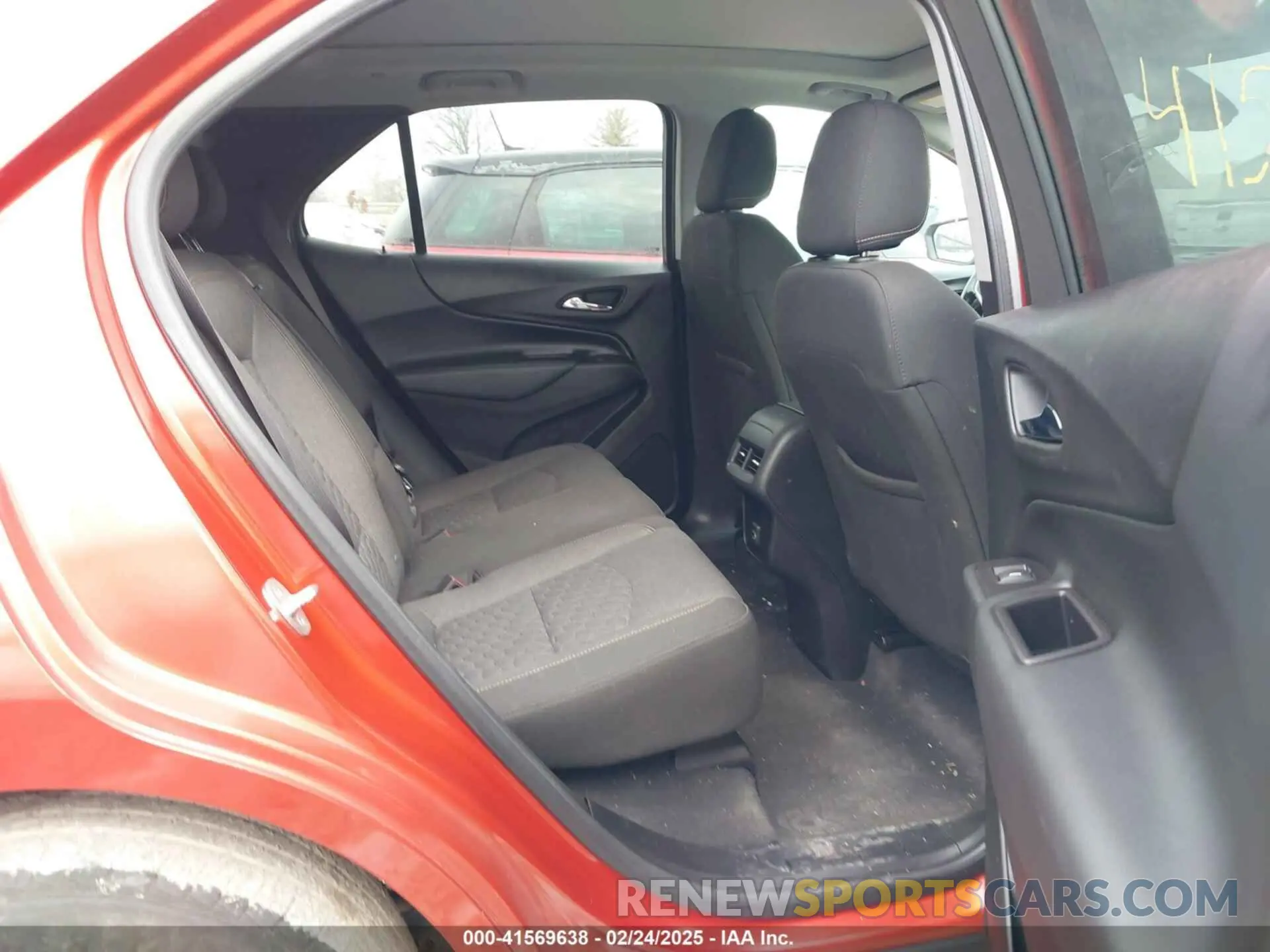 8 Photograph of a damaged car 2GNAXKEV9L6116851 CHEVROLET EQUINOX 2020