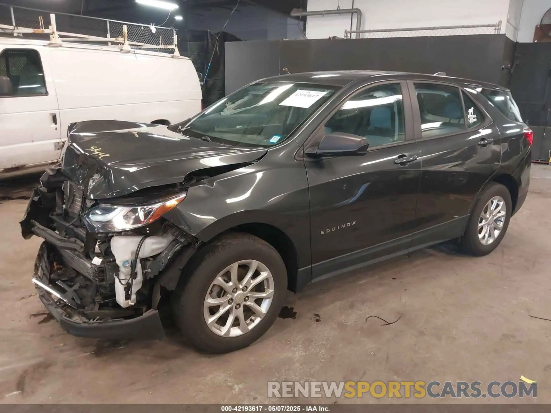 2 Photograph of a damaged car 2GNAXKEV9L6148957 CHEVROLET EQUINOX 2020