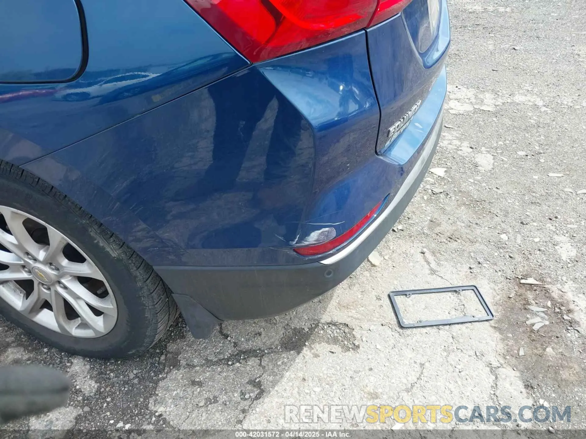 18 Photograph of a damaged car 2GNAXKEV9L6160204 CHEVROLET EQUINOX 2020