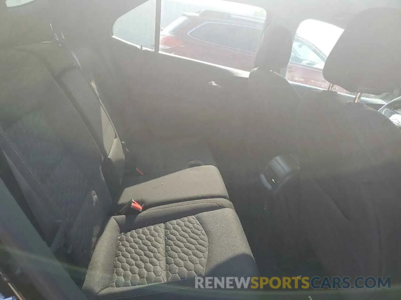 11 Photograph of a damaged car 2GNAXKEVXL6104725 CHEVROLET EQUINOX 2020