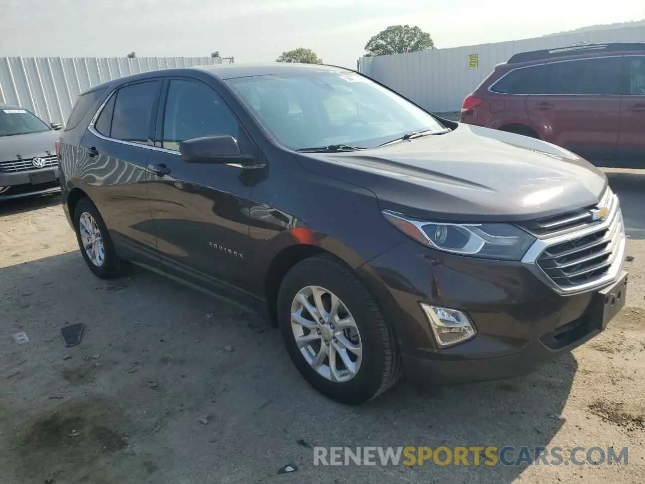 4 Photograph of a damaged car 2GNAXKEVXL6104725 CHEVROLET EQUINOX 2020