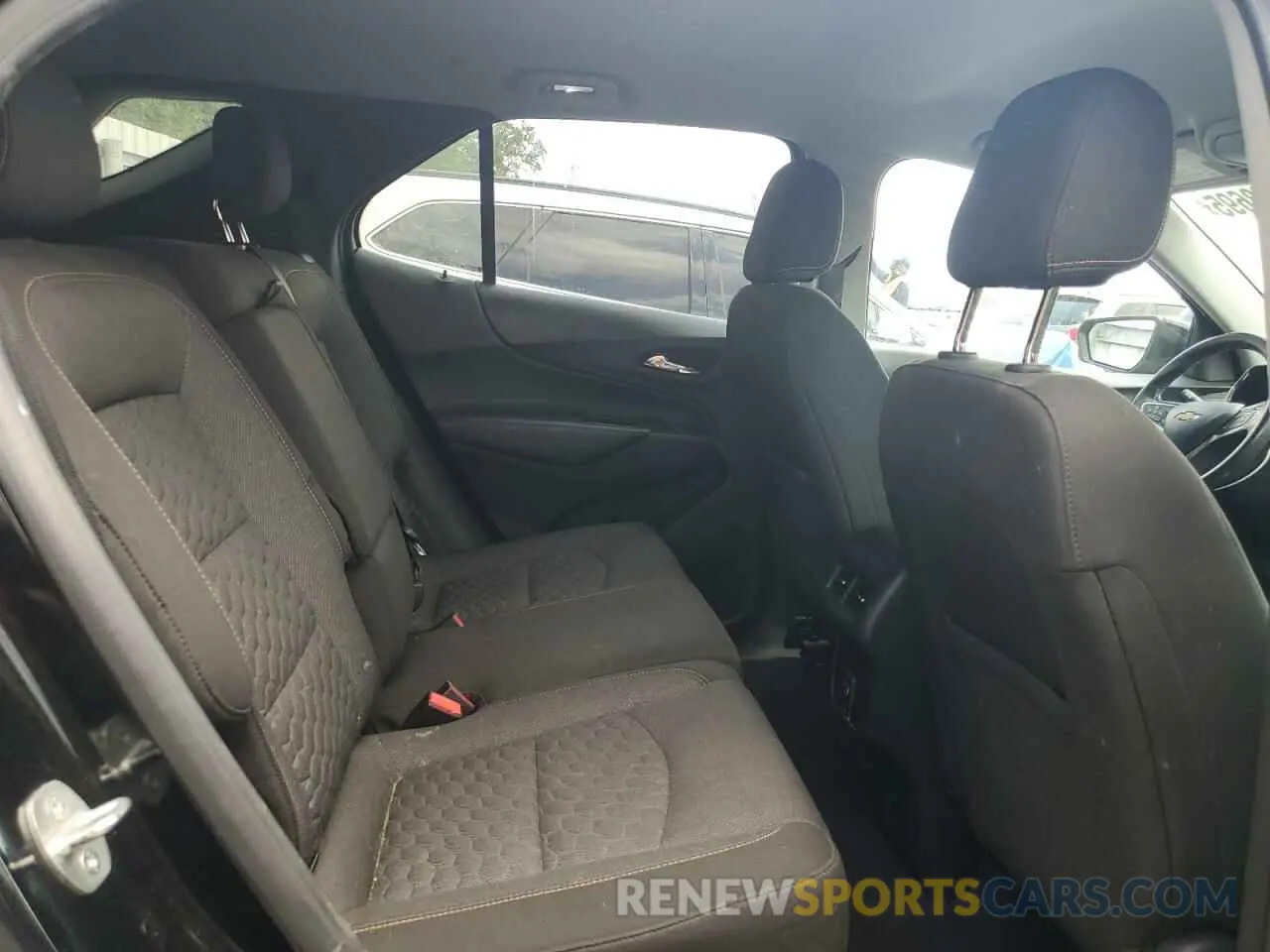 11 Photograph of a damaged car 2GNAXKEVXL6134680 CHEVROLET EQUINOX 2020