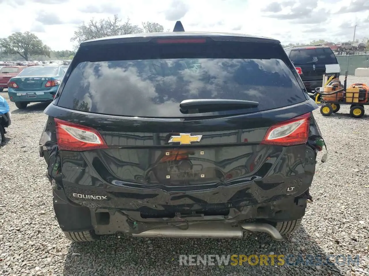 6 Photograph of a damaged car 2GNAXKEVXL6134680 CHEVROLET EQUINOX 2020