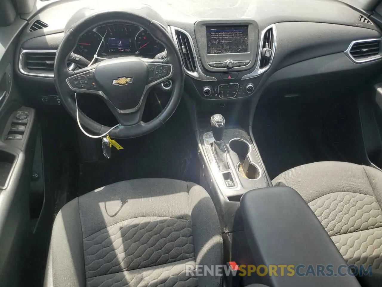 8 Photograph of a damaged car 2GNAXKEVXL6134680 CHEVROLET EQUINOX 2020