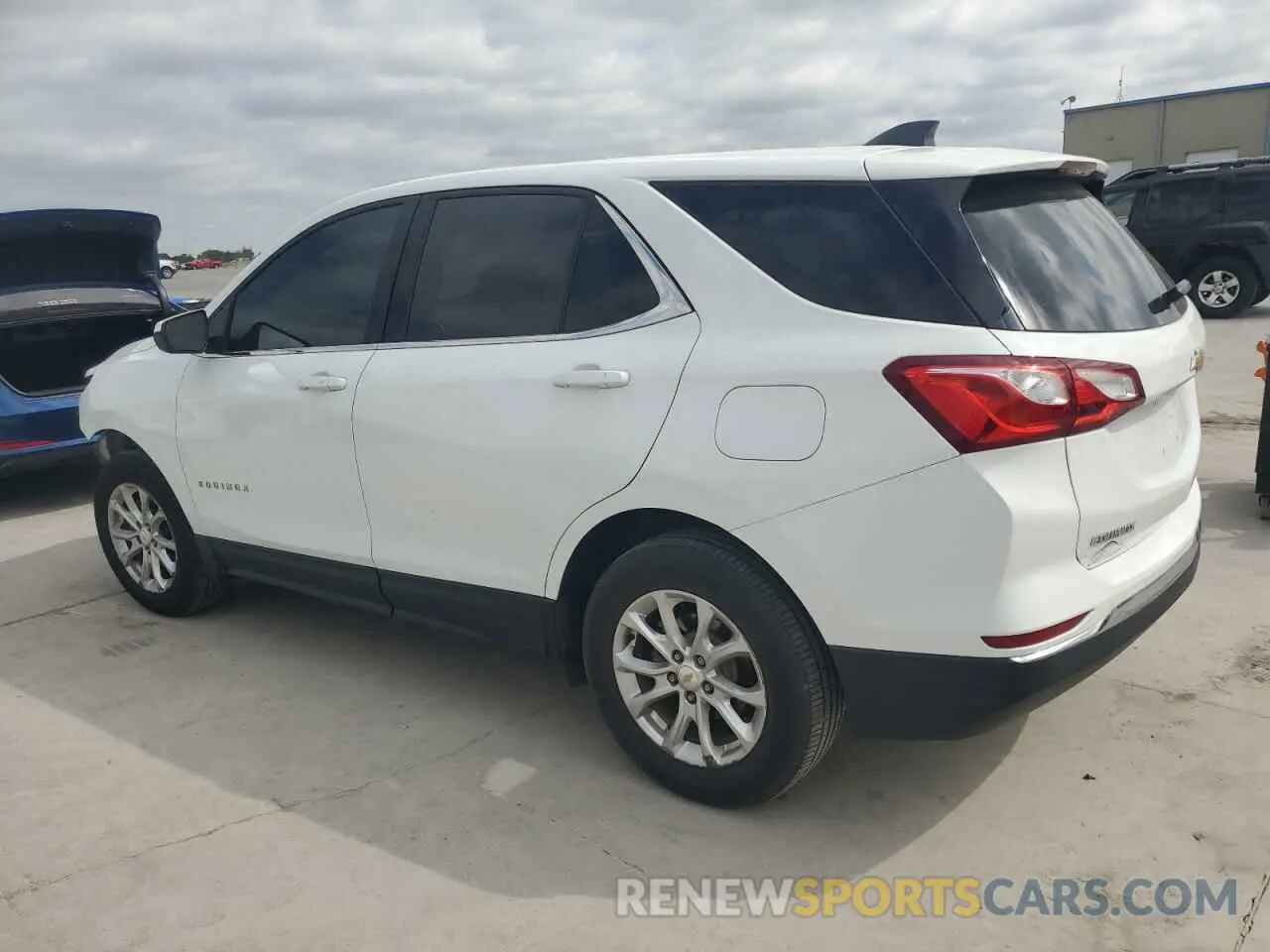 2 Photograph of a damaged car 2GNAXKEVXL6137336 CHEVROLET EQUINOX 2020