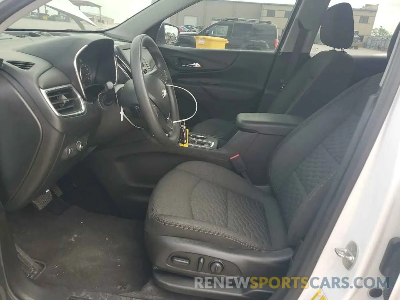 7 Photograph of a damaged car 2GNAXKEVXL6137336 CHEVROLET EQUINOX 2020