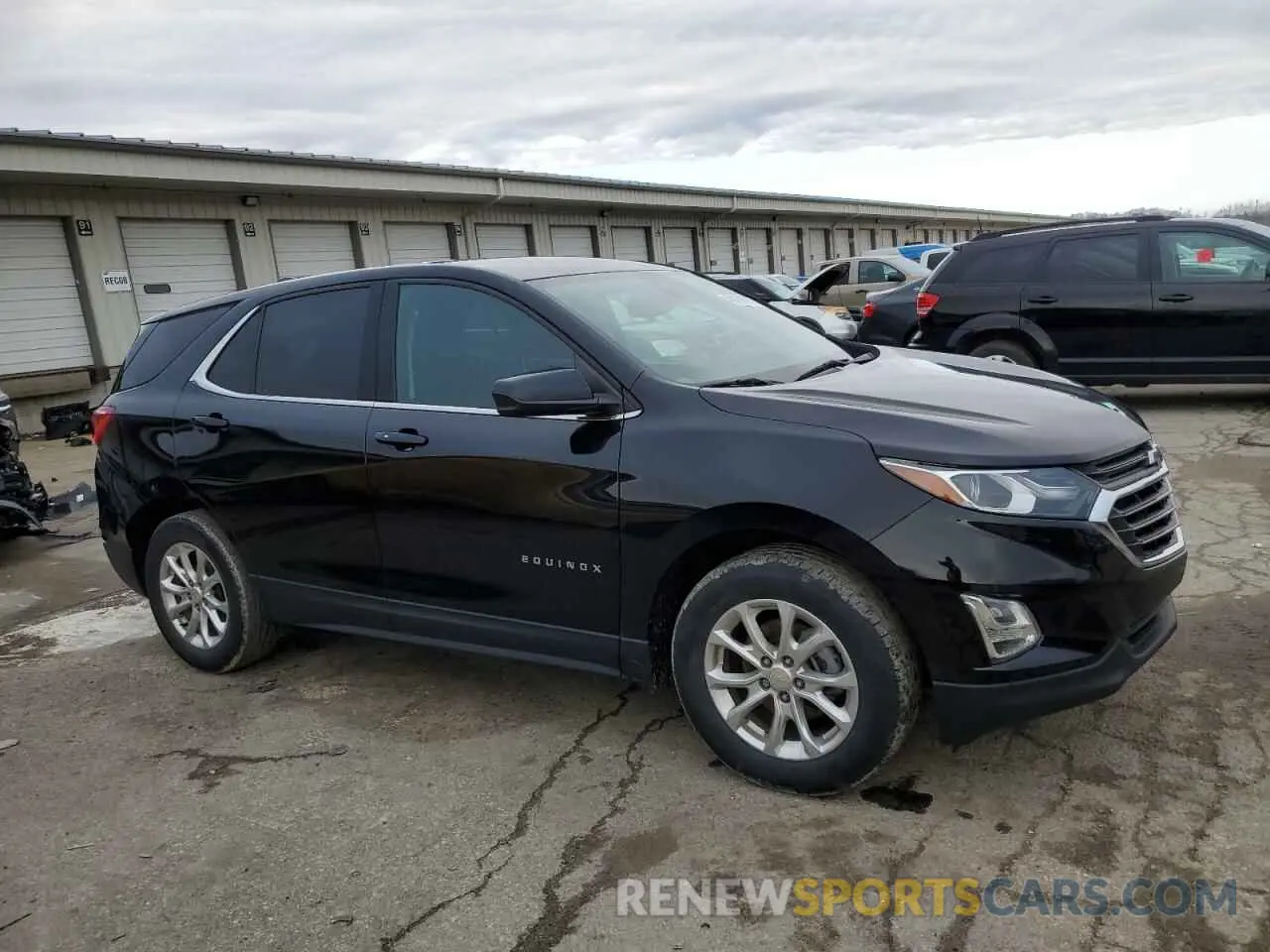 4 Photograph of a damaged car 2GNAXKEVXL6192224 CHEVROLET EQUINOX 2020