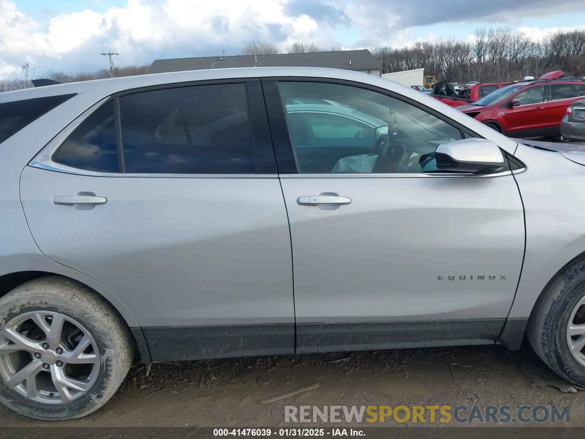13 Photograph of a damaged car 2GNAXKEVXL6212195 CHEVROLET EQUINOX 2020