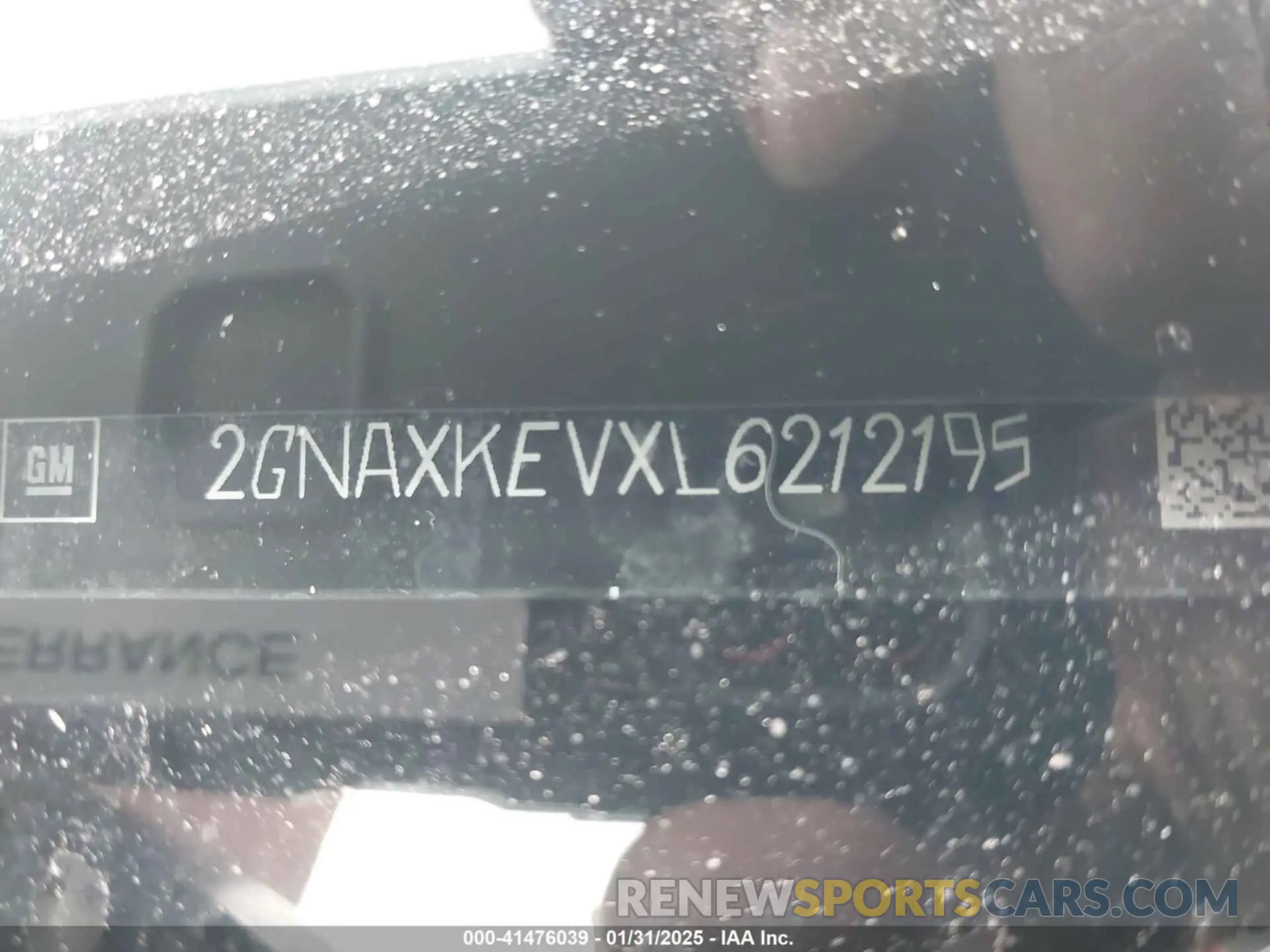 9 Photograph of a damaged car 2GNAXKEVXL6212195 CHEVROLET EQUINOX 2020