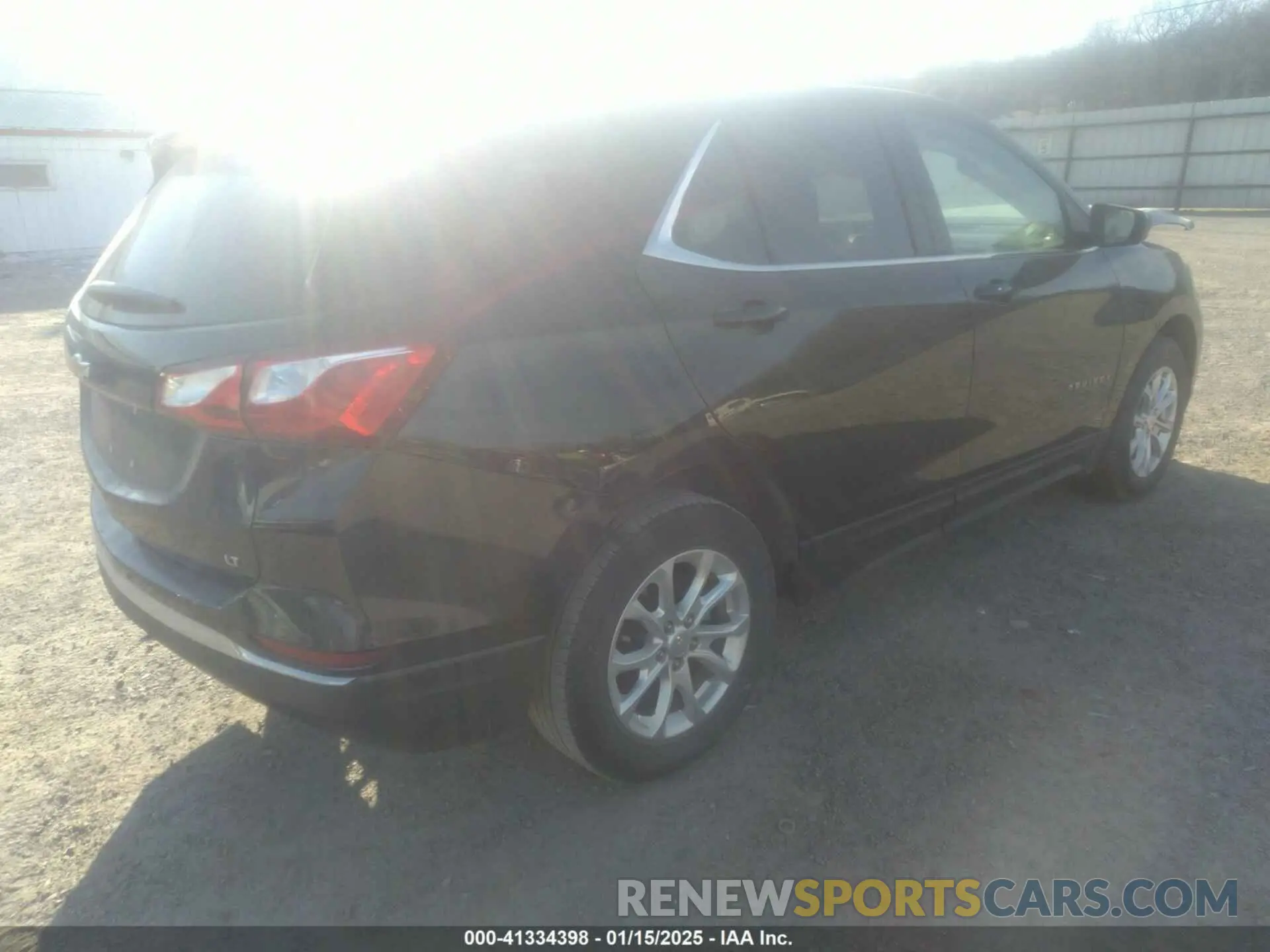 4 Photograph of a damaged car 2GNAXKEVXL6245715 CHEVROLET EQUINOX 2020