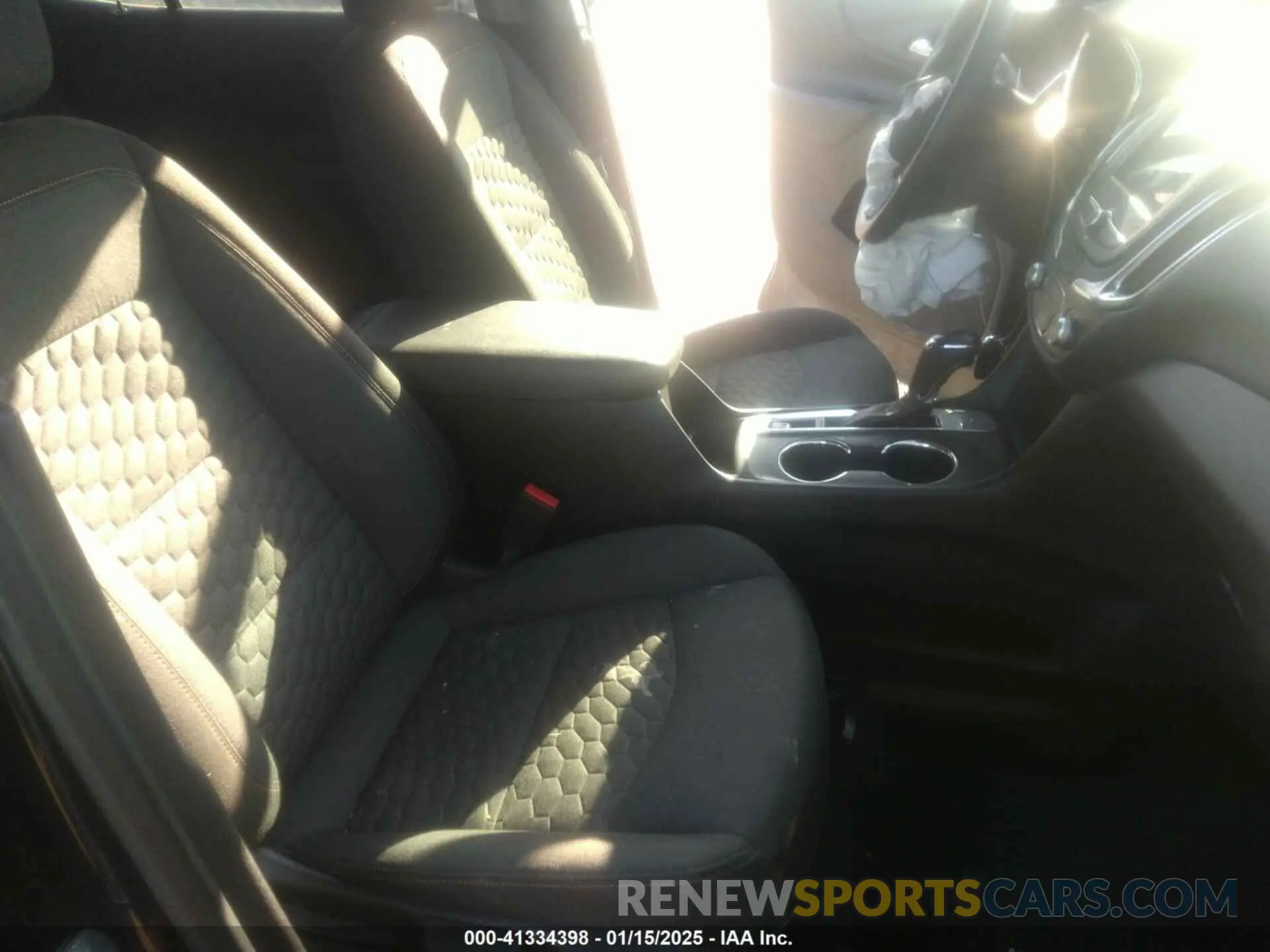 5 Photograph of a damaged car 2GNAXKEVXL6245715 CHEVROLET EQUINOX 2020