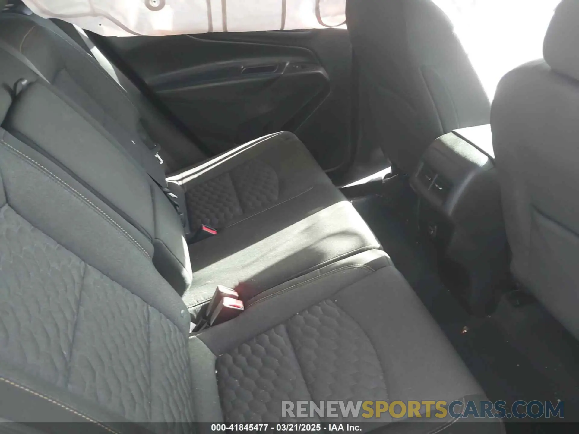 8 Photograph of a damaged car 2GNAXLEX0L6132797 CHEVROLET EQUINOX 2020