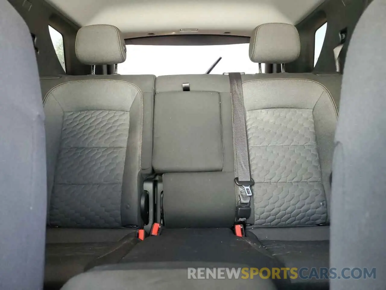 10 Photograph of a damaged car 2GNAXLEX1L6100909 CHEVROLET EQUINOX 2020