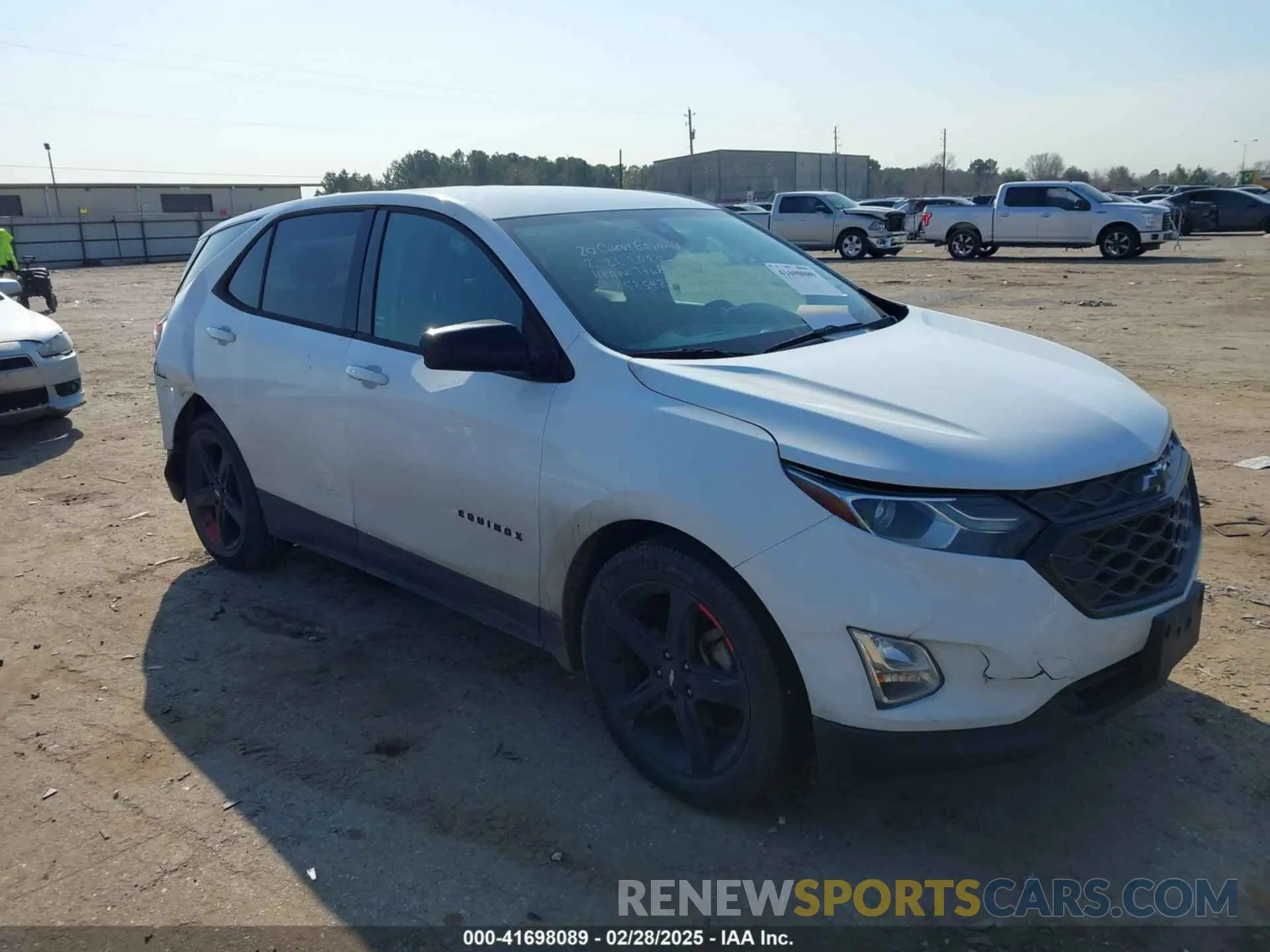 1 Photograph of a damaged car 2GNAXLEX1L6103082 CHEVROLET EQUINOX 2020