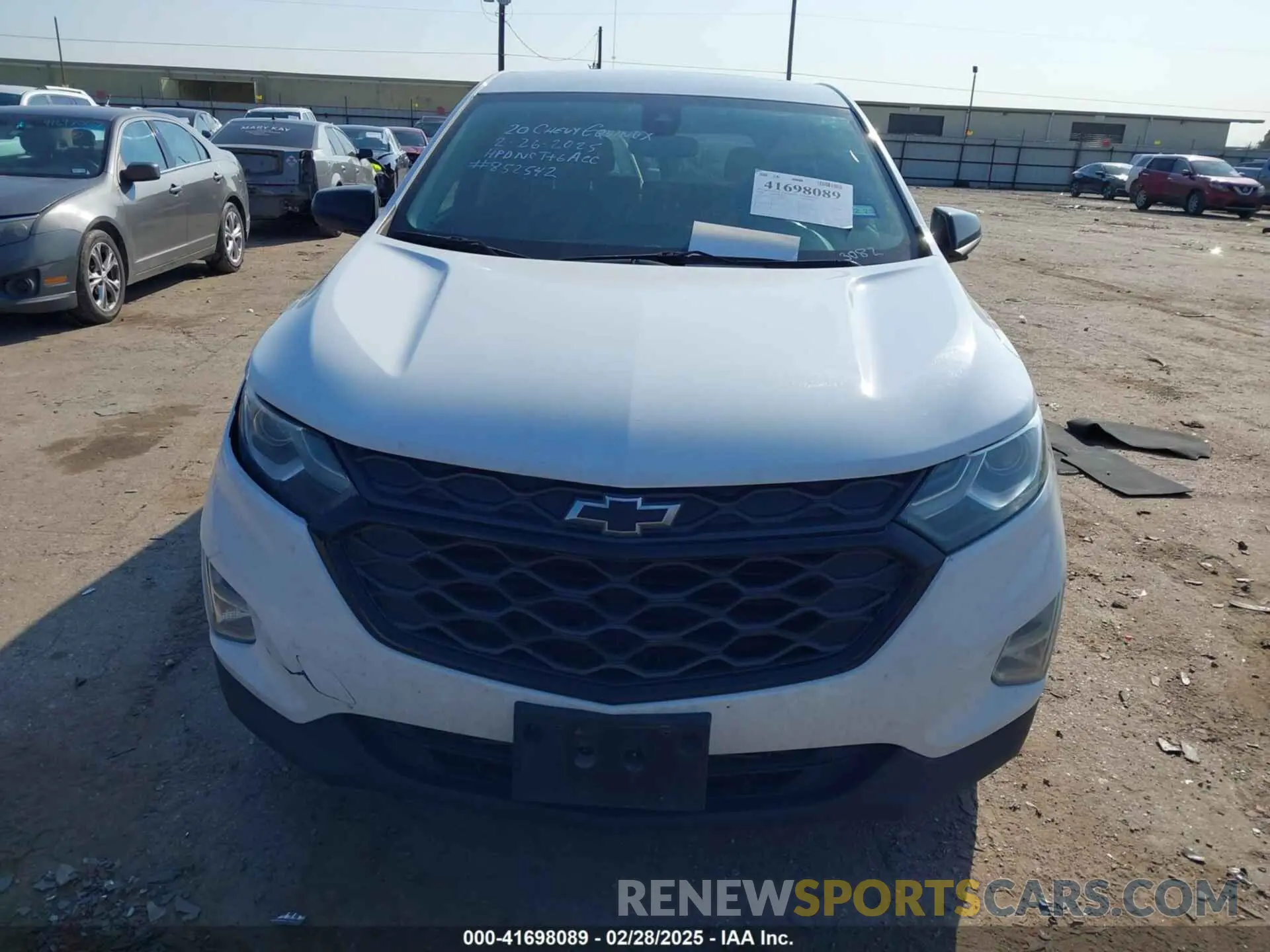 12 Photograph of a damaged car 2GNAXLEX1L6103082 CHEVROLET EQUINOX 2020