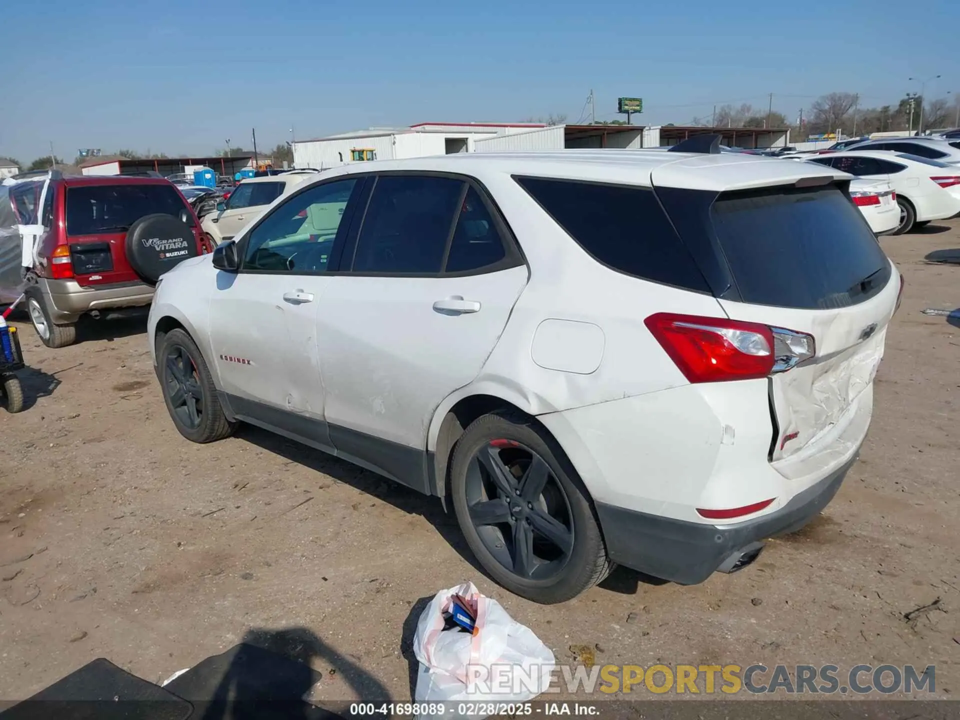 3 Photograph of a damaged car 2GNAXLEX1L6103082 CHEVROLET EQUINOX 2020