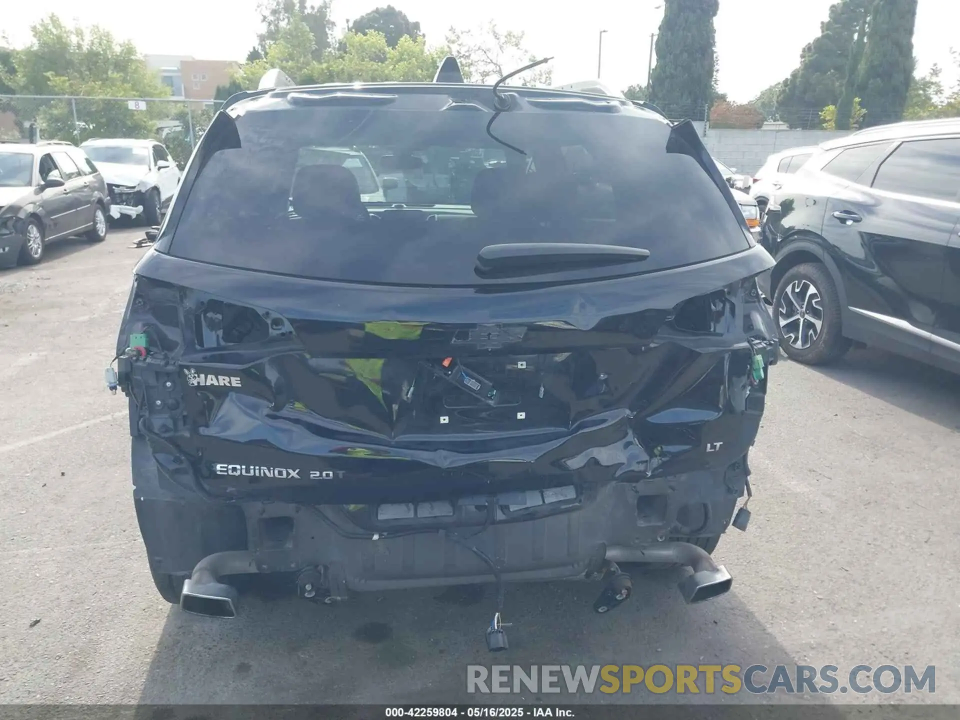 17 Photograph of a damaged car 2GNAXLEX2L6206737 CHEVROLET EQUINOX 2020